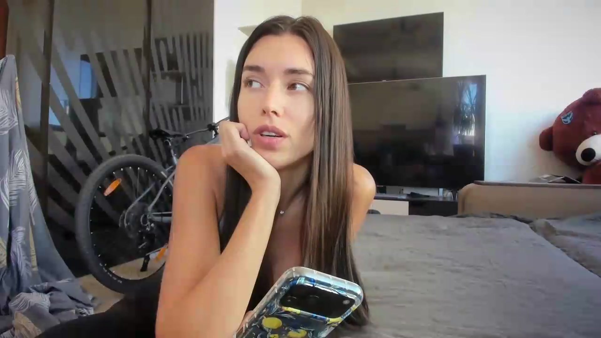 Gallery image thumbnail from laurensaenz's myfreecams stream on, 09/17/2026, 12:12 image 2 of 20