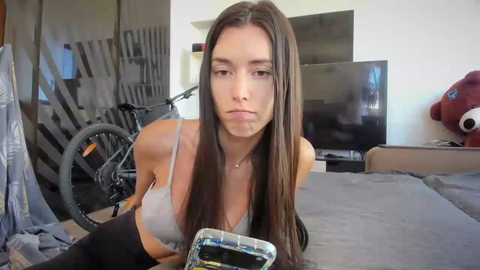 Gallery image thumbnail from laurensaenz's myfreecams stream on, 09/17/2026, 12:12 image 14 of 20