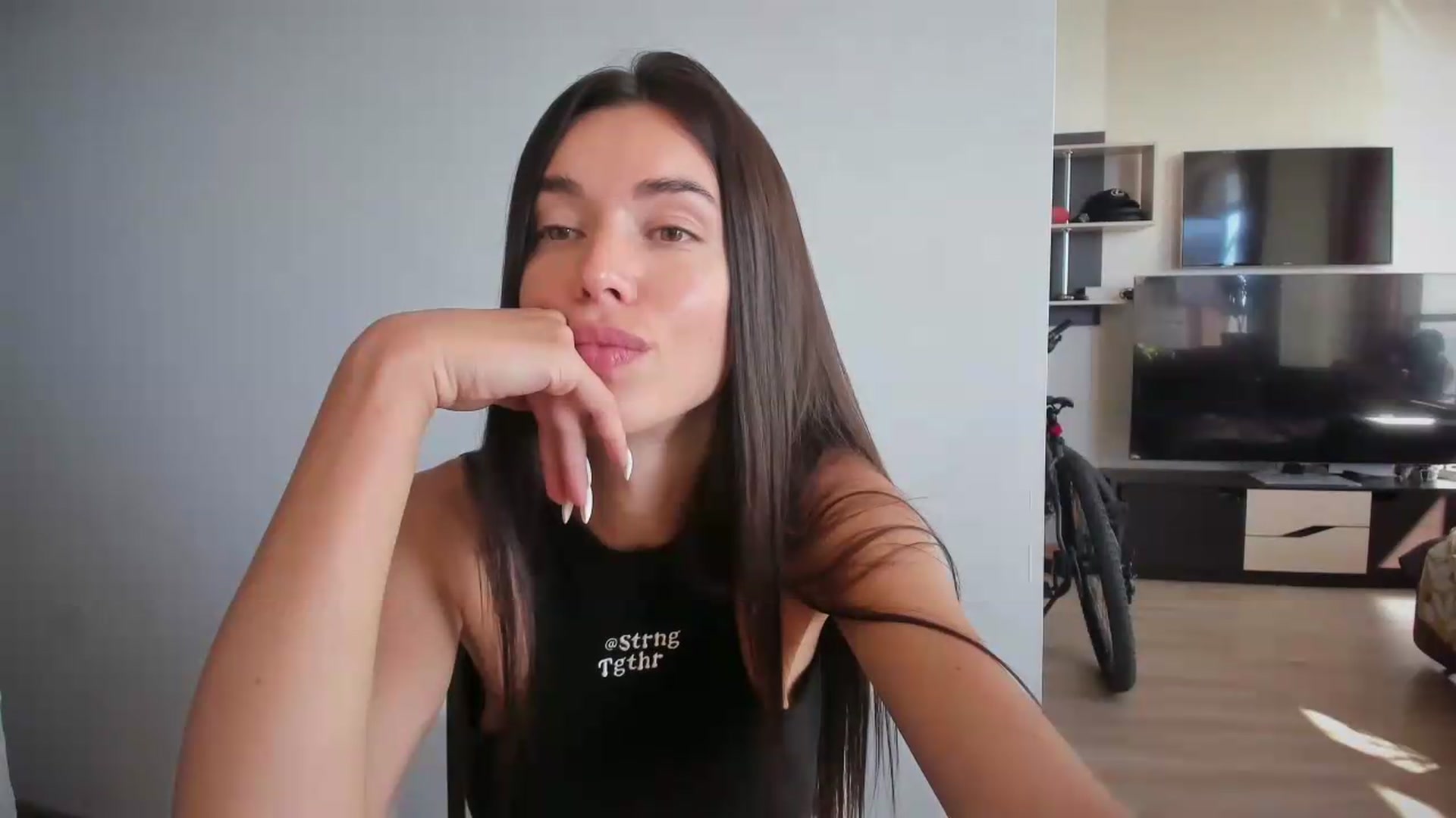 Gallery image thumbnail from laurensaenz's myfreecams stream on, 09/18/2026, 09:16 image 8 of 20