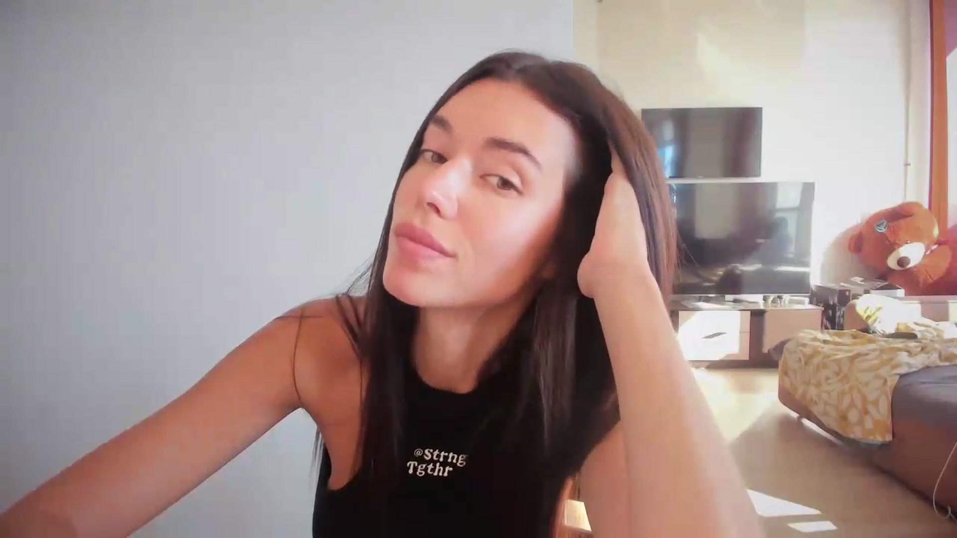 Gallery image thumbnail from laurensaenz's myfreecams stream on, 09/18/2026, 09:16 image 5 of 20