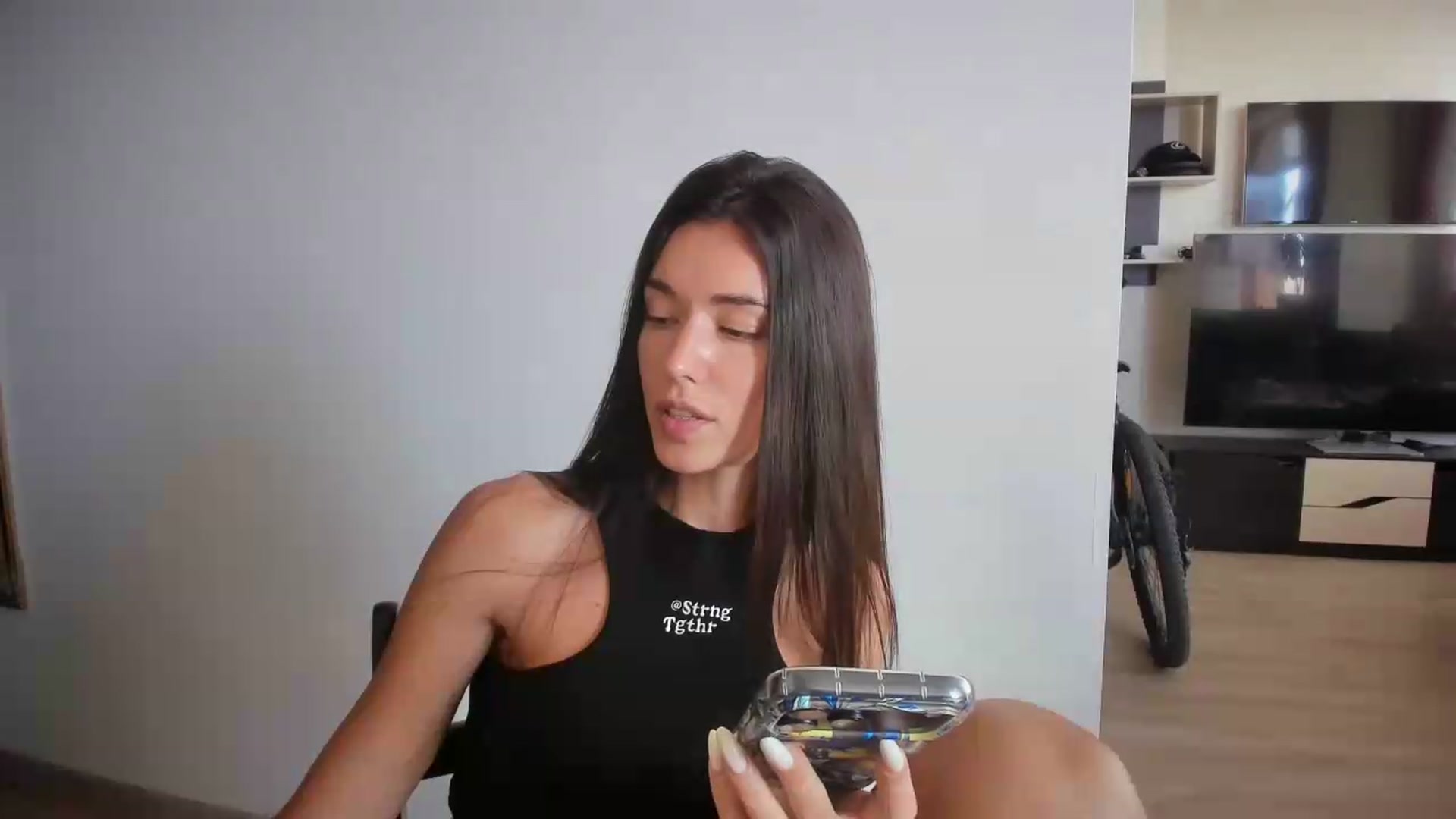 Gallery image thumbnail from laurensaenz's myfreecams stream on, 09/18/2026, 09:16 image 13 of 20