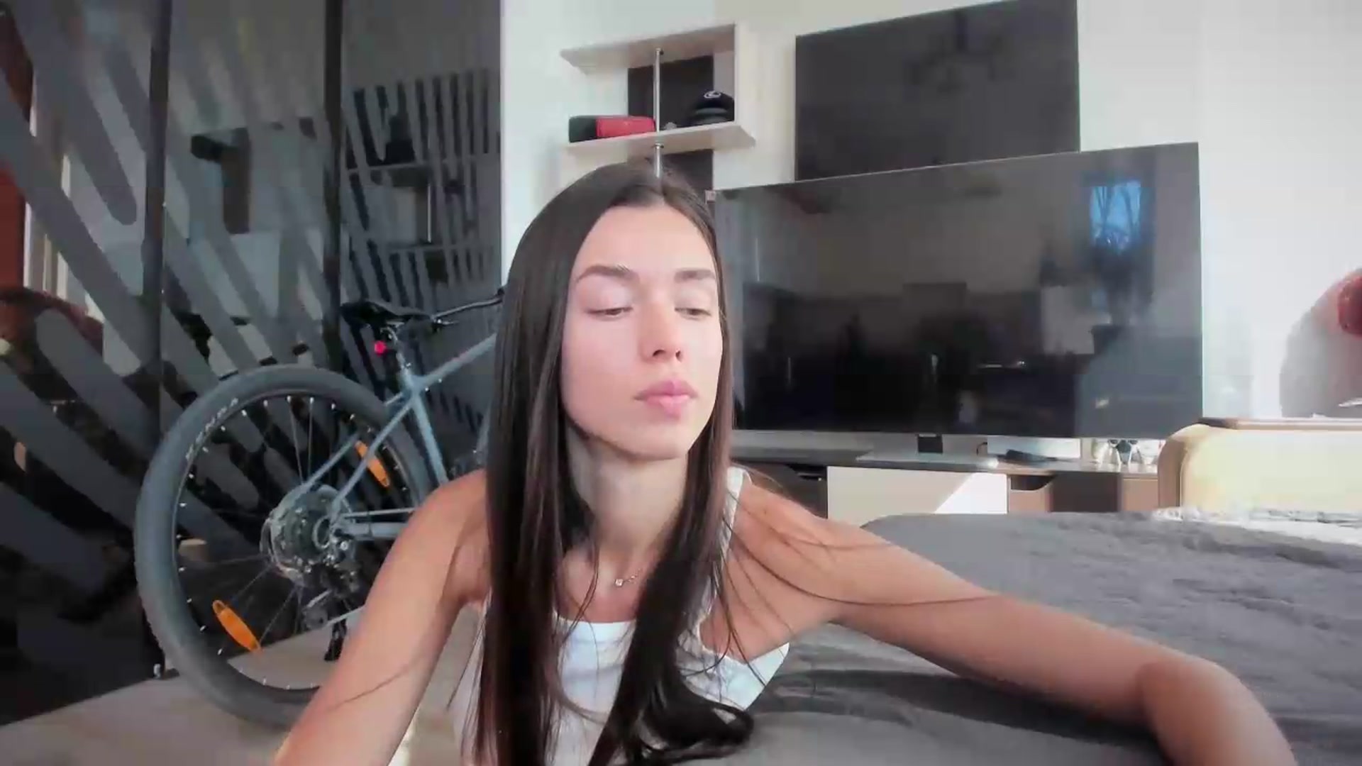 Gallery image thumbnail from laurensaenz's myfreecams stream on, 09/19/2026, 07:12 image 14 of 20