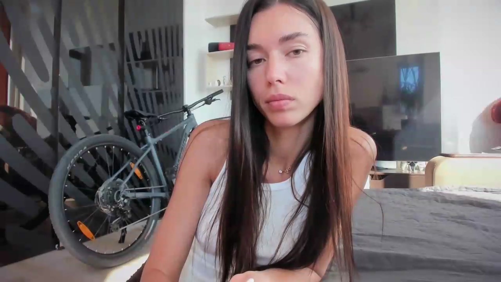 Gallery image thumbnail from laurensaenz's myfreecams stream on, 09/19/2026, 07:12 image 13 of 20