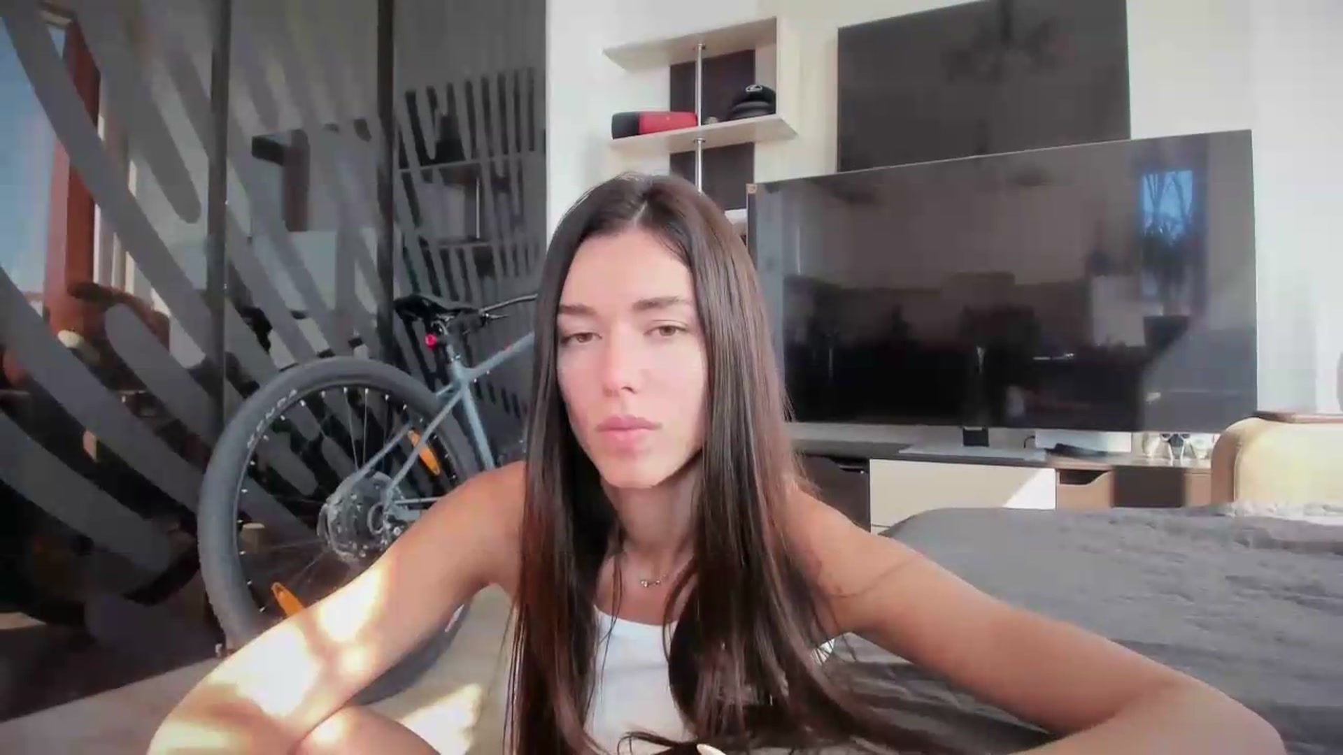 Gallery image thumbnail from laurensaenz's myfreecams stream on, 09/19/2026, 07:12 image 17 of 20