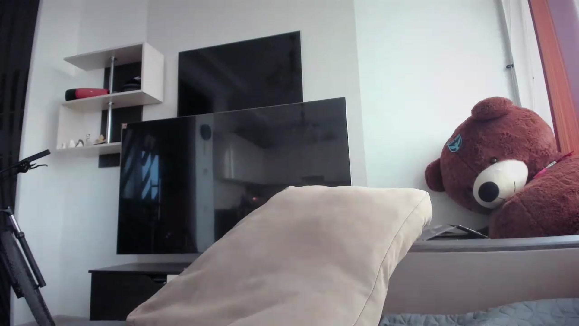Gallery image thumbnail from laurensaenz's myfreecams stream on, 09/21/2026, 14:34 image 20 of 20