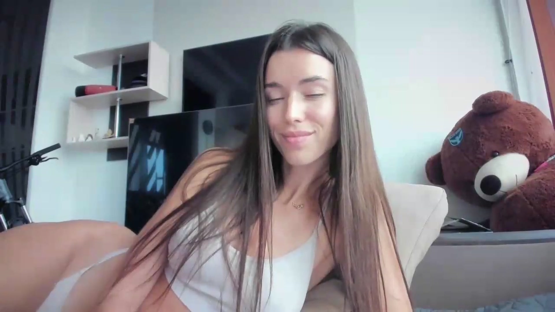 Gallery image thumbnail from laurensaenz's myfreecams stream on, 09/21/2026, 14:34 image 7 of 20