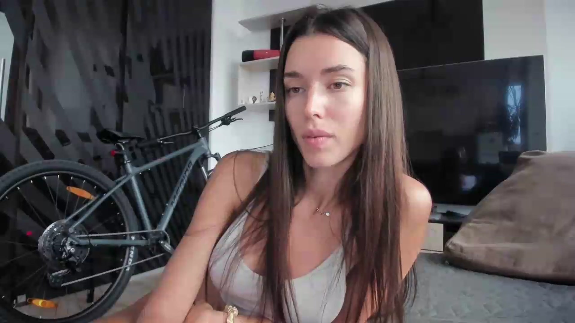 Gallery image thumbnail from laurensaenz's myfreecams stream on, 09/21/2026, 14:34 image 4 of 20