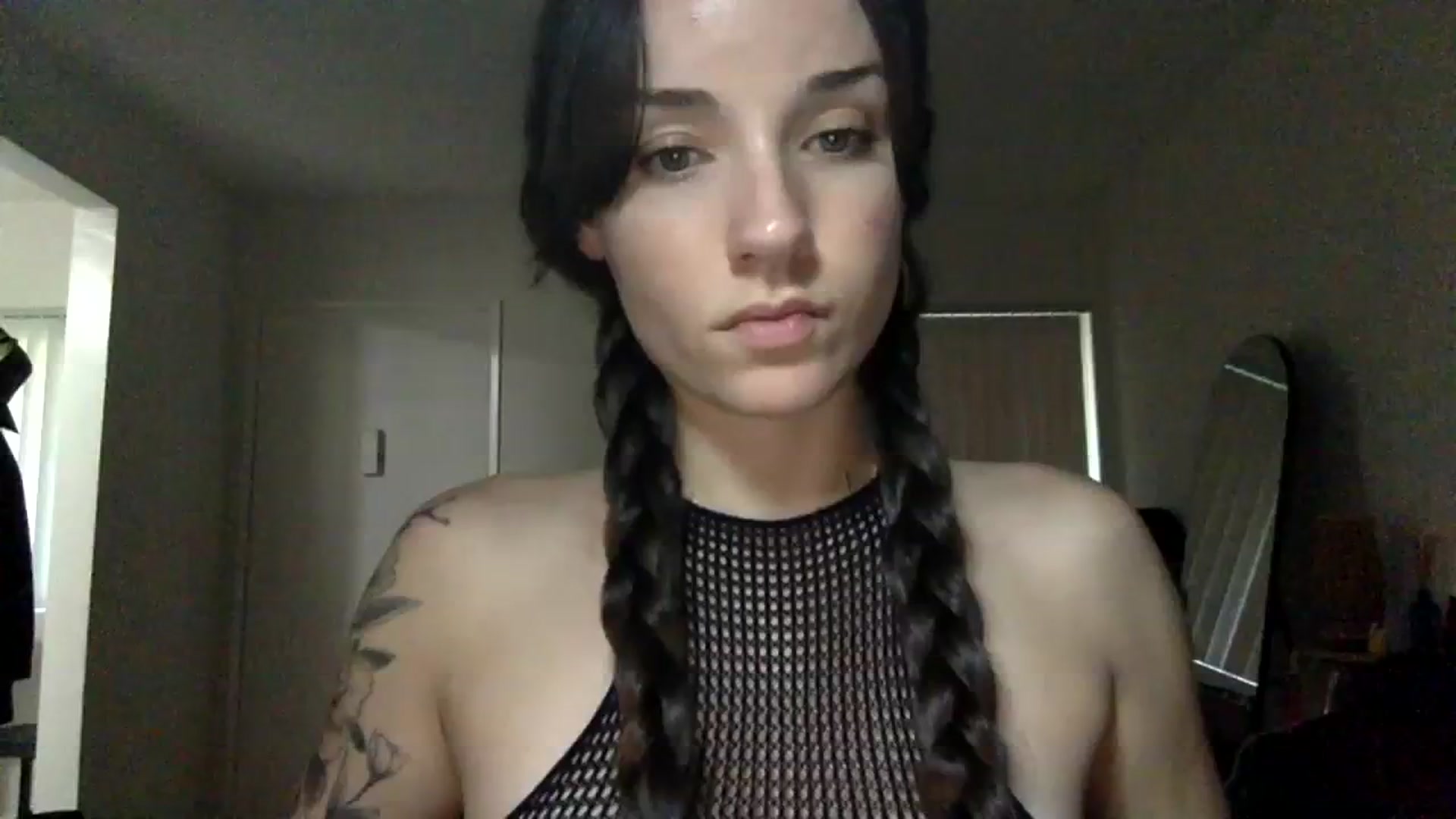 Gallery image thumbnail from laylamariee's myfreecams stream on, 08/10/2023, 02:22 image 1 of 20