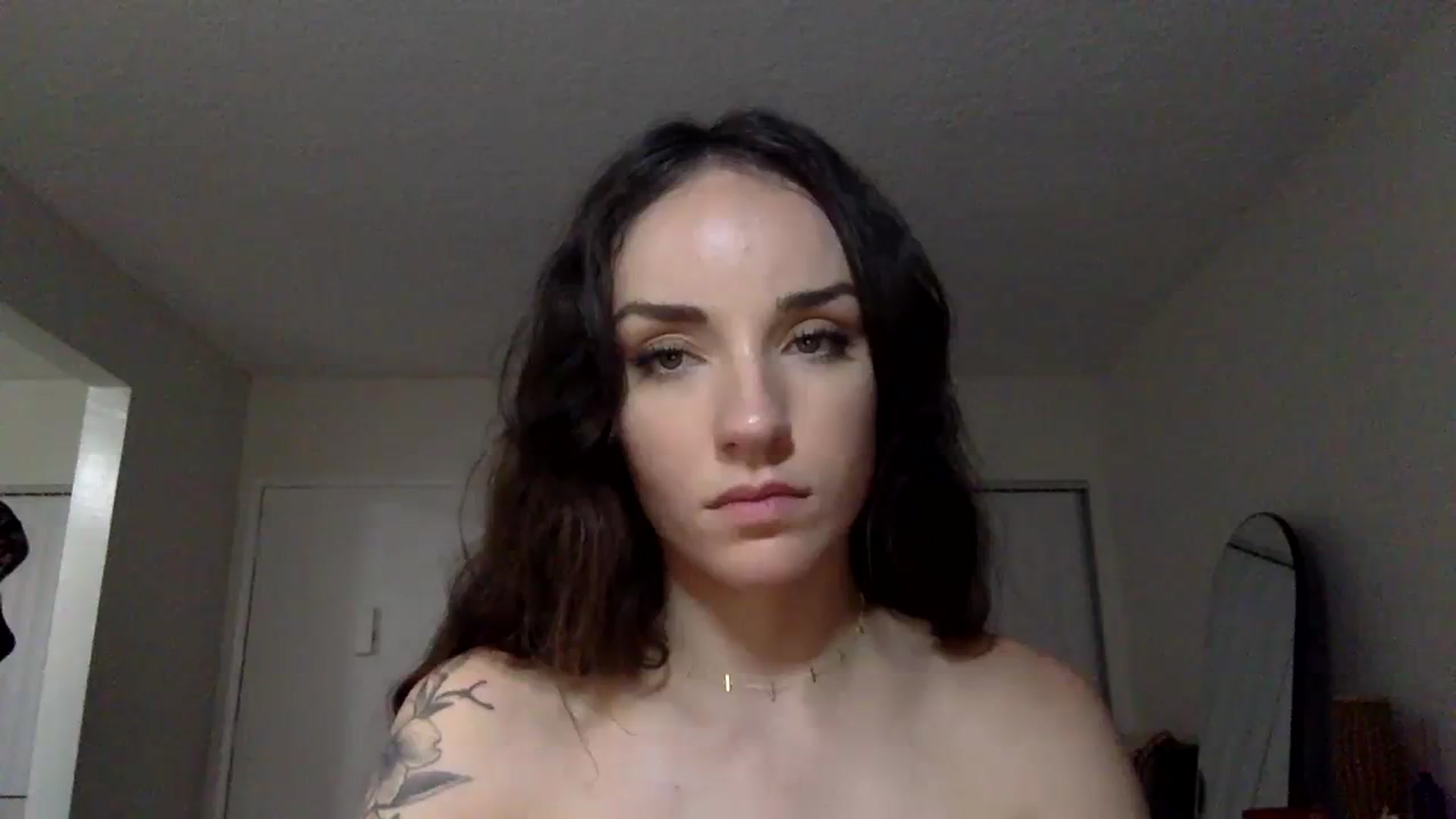 Gallery image thumbnail from laylamariee's myfreecams stream on, 08/16/2023, 03:31 image 5 of 20