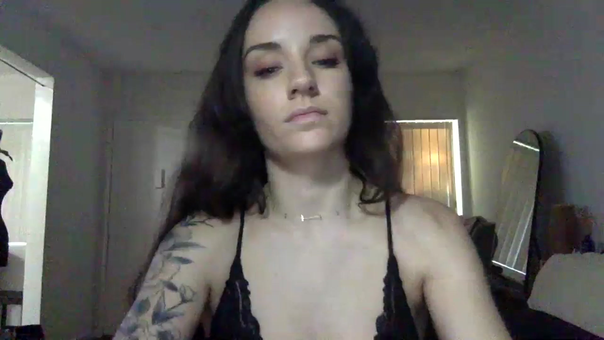 Gallery image thumbnail from laylamariee's myfreecams stream on, 08/30/2023, 01:20 image 16 of 20
