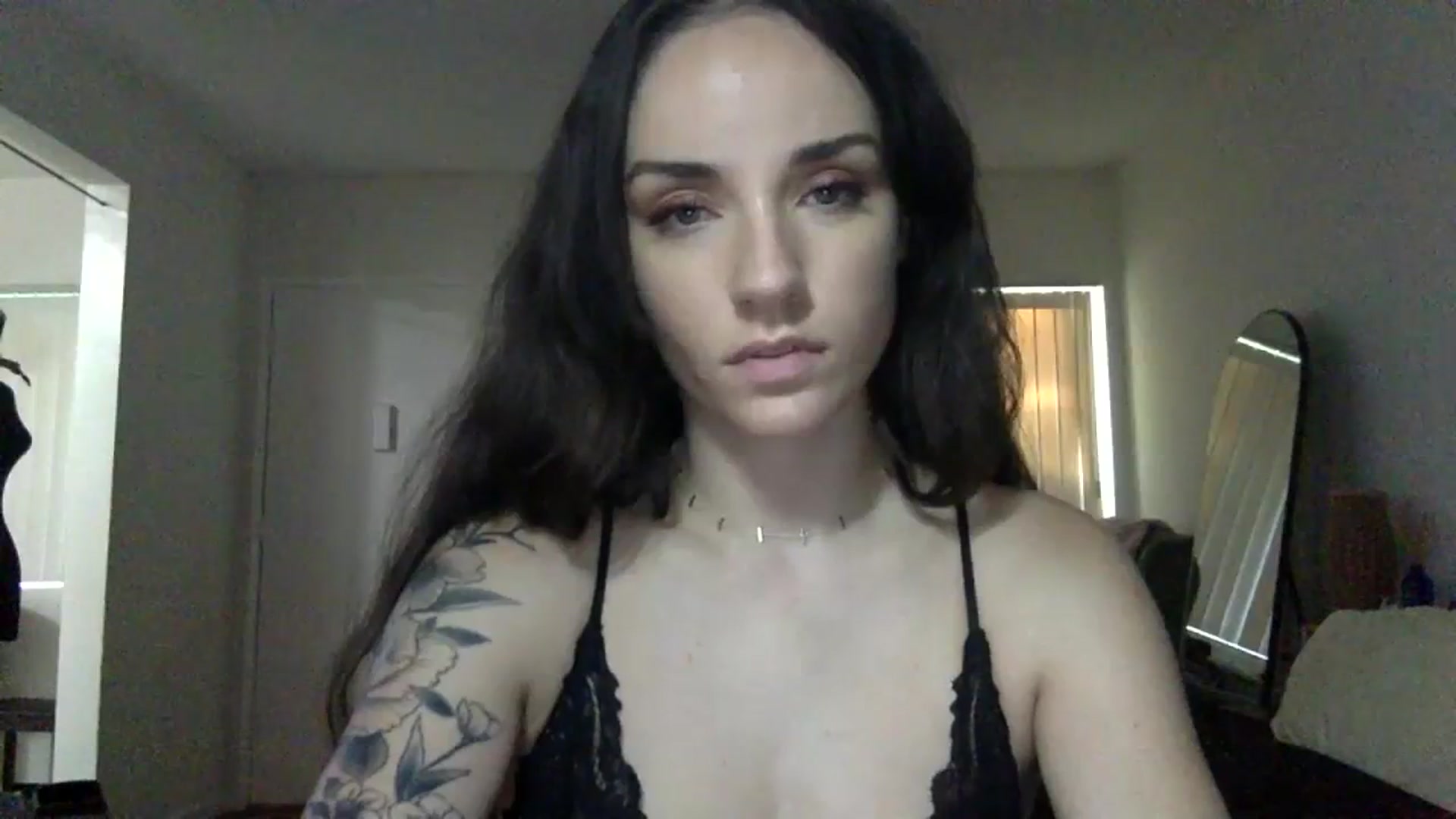 Gallery image thumbnail from laylamariee's myfreecams stream on, 08/30/2023, 01:20 image 14 of 20