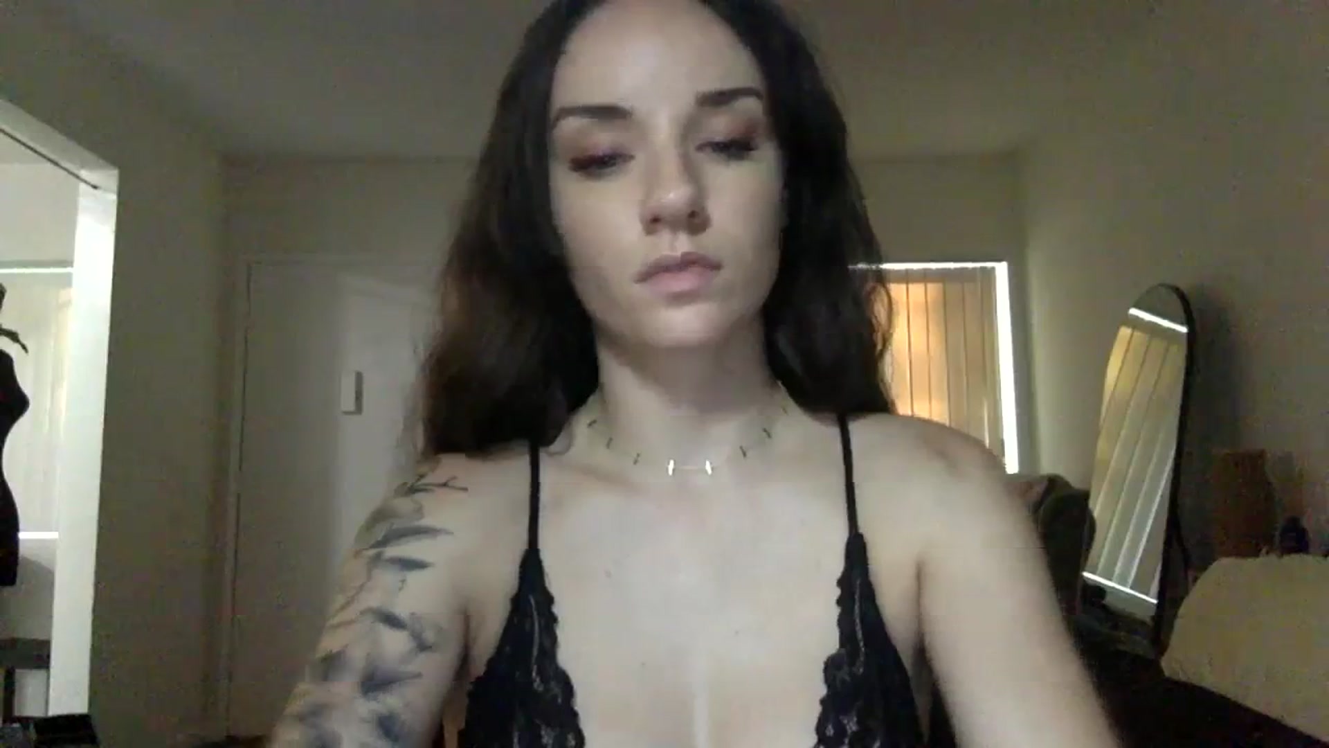 Gallery image thumbnail from laylamariee's myfreecams stream on, 08/30/2023, 01:20 image 8 of 20