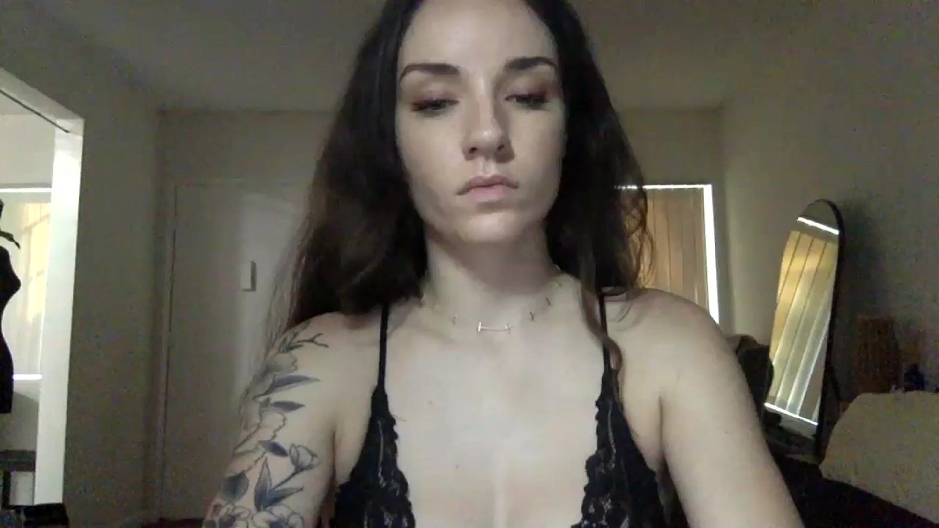 Gallery image thumbnail from laylamariee's myfreecams stream on, 08/30/2023, 01:20 image 3 of 20
