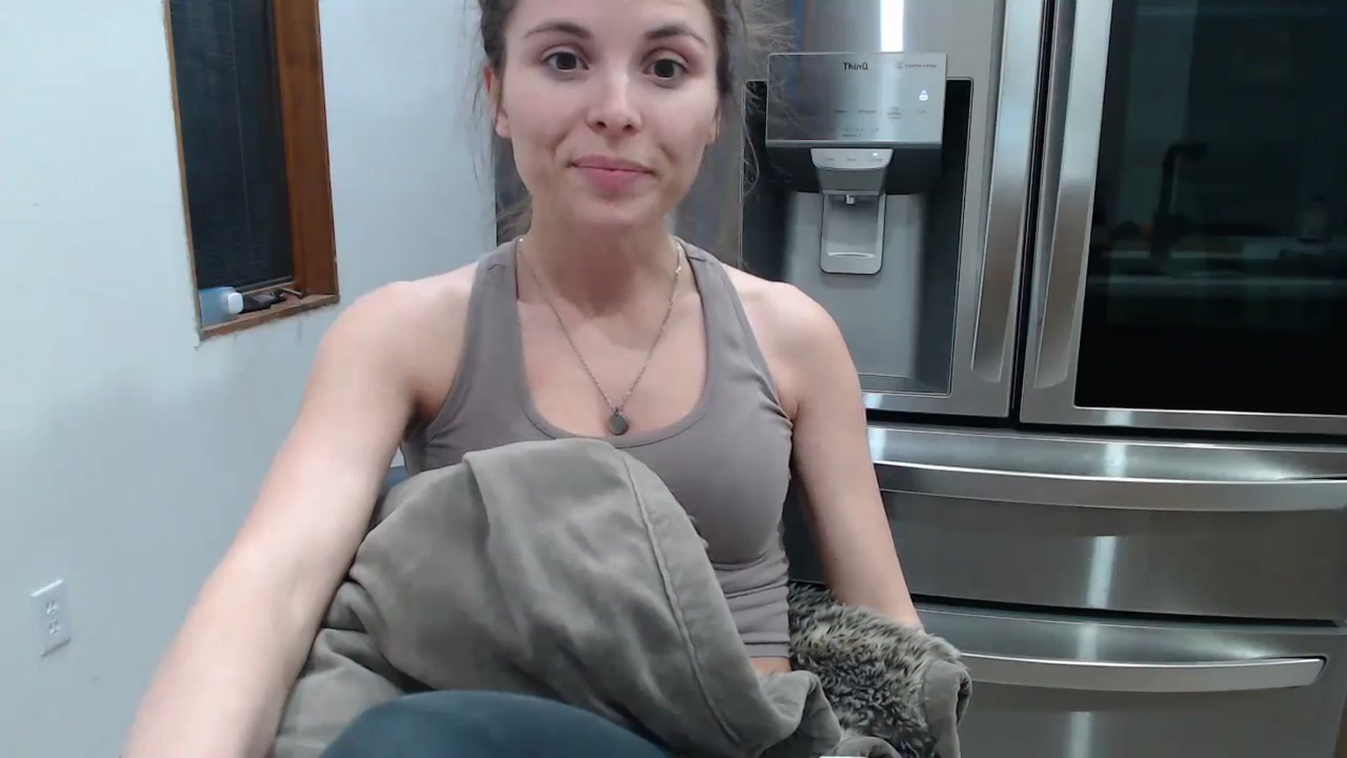 Gallery image thumbnail from le_lea's myfreecams stream on, 12/31/2024, 10:19 image 19 of 20
