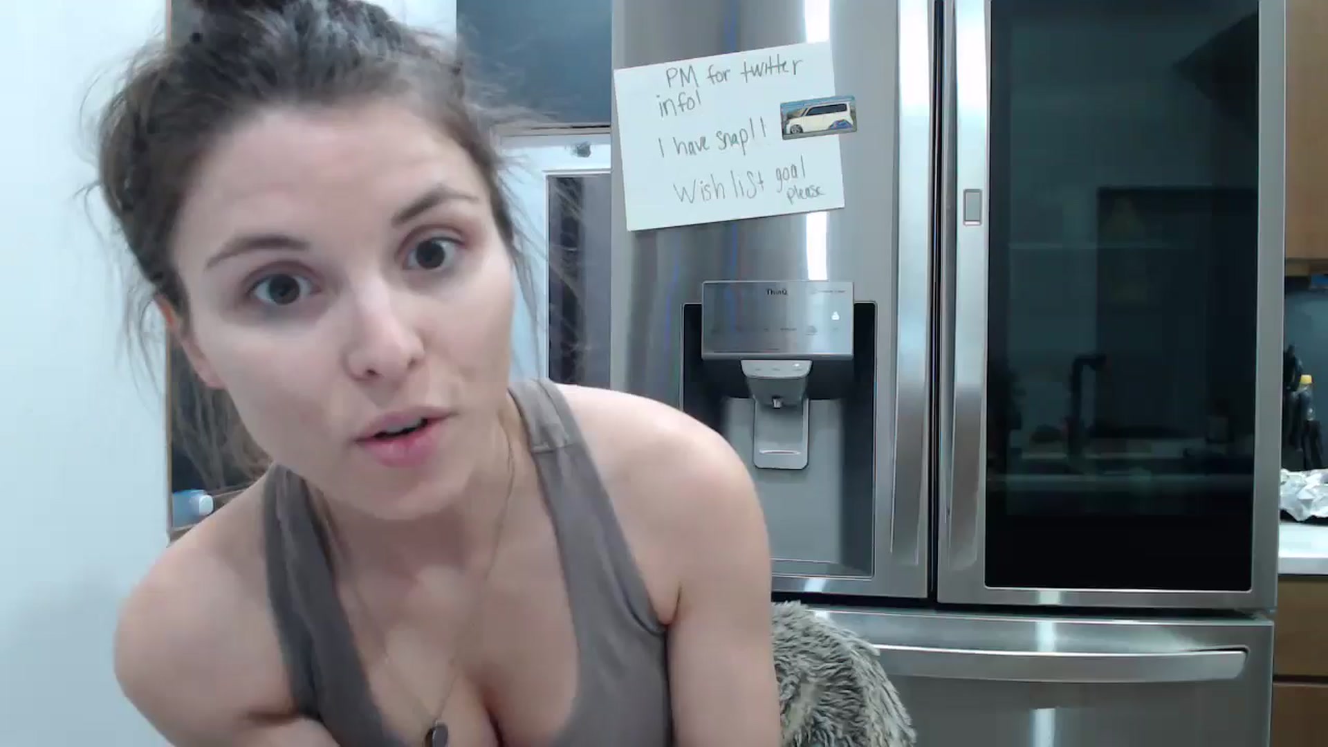 Gallery image thumbnail from le_lea's myfreecams stream on, 12/31/2024, 10:19 image 10 of 20