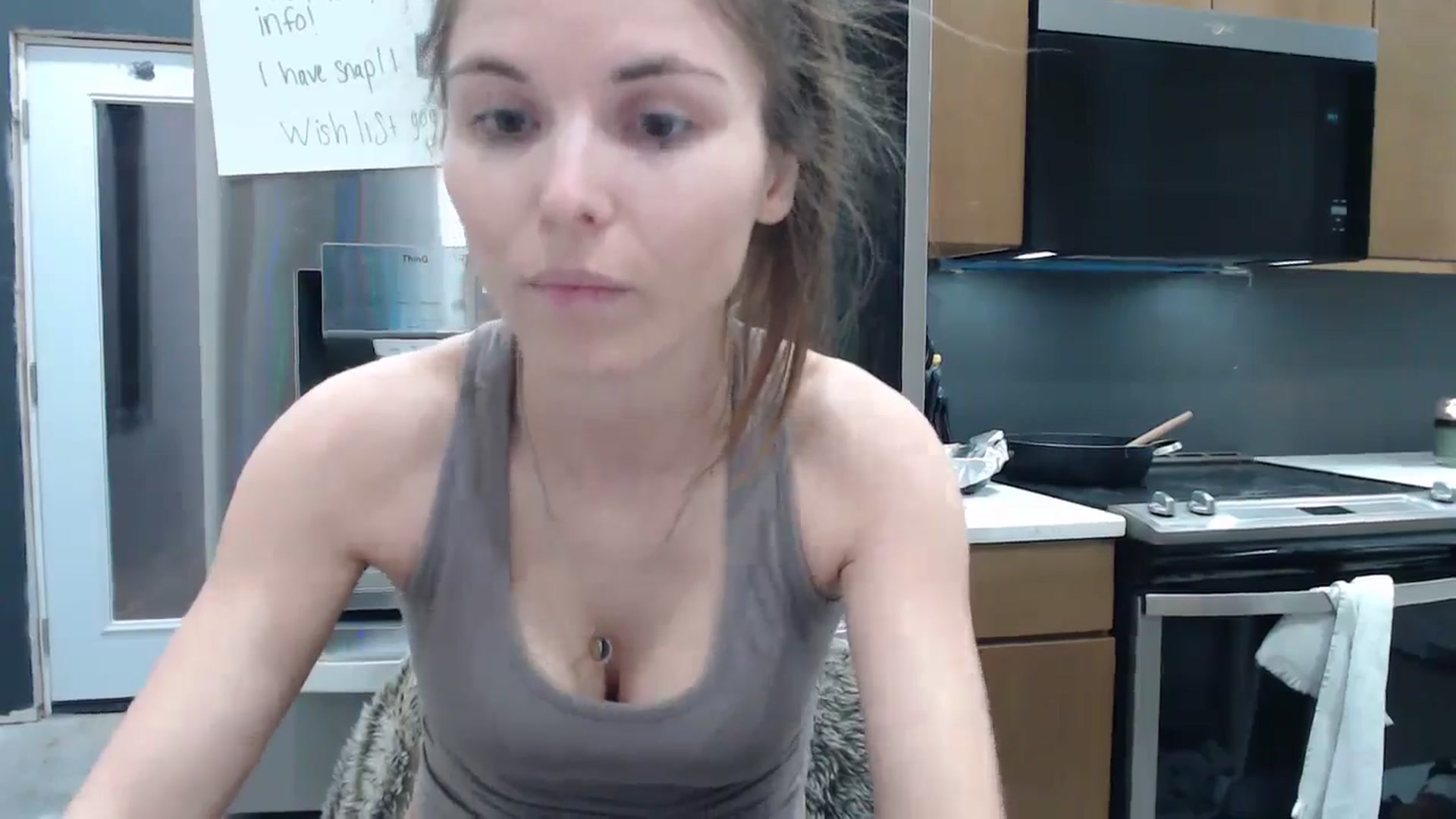 Gallery image thumbnail from le_lea's myfreecams stream on, 12/31/2024, 10:19 image 7 of 20