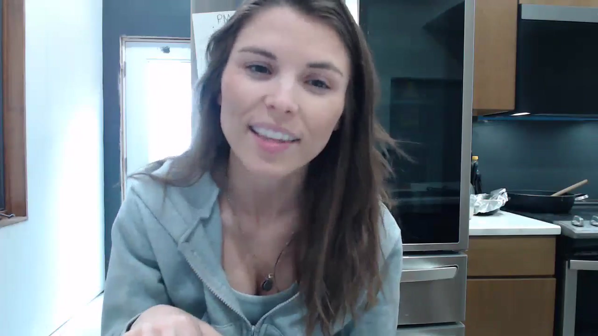 Gallery image thumbnail from le_lea's myfreecams stream on, 12/31/2024, 20:57 image 6 of 20