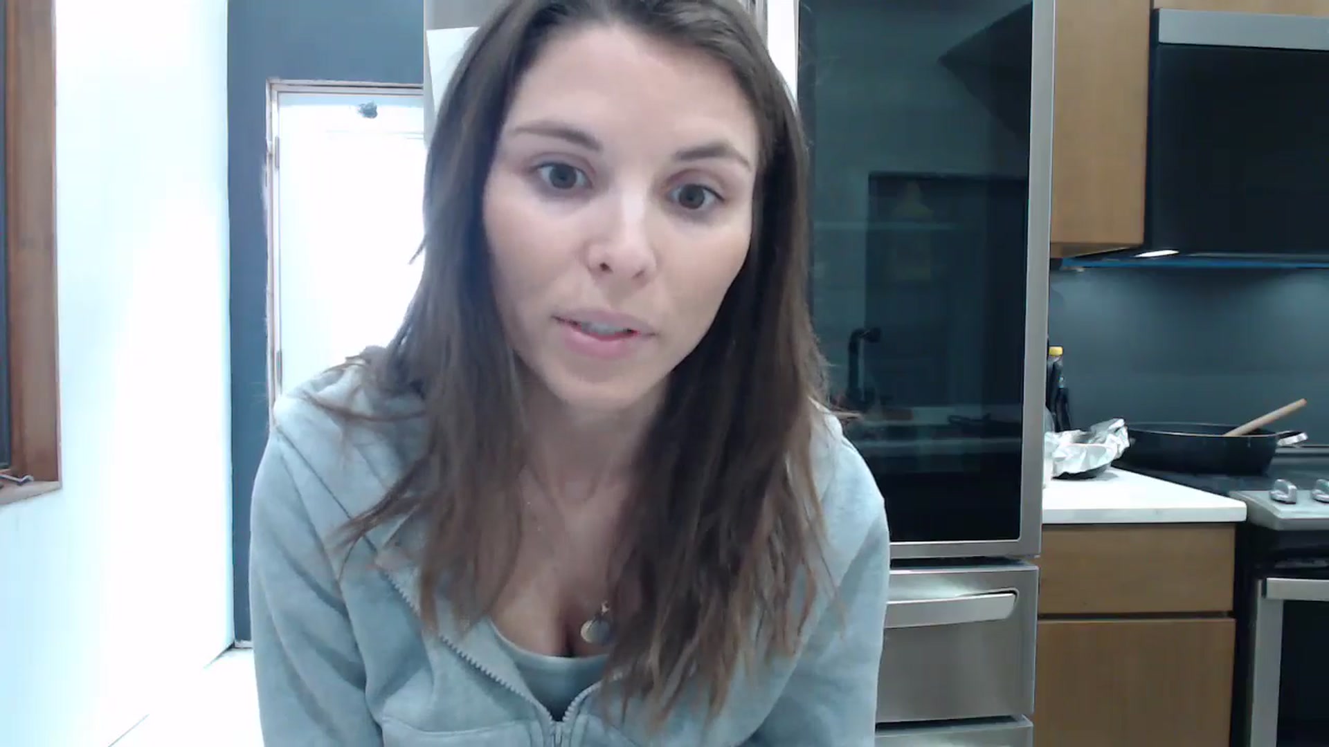Gallery image thumbnail from le_lea's myfreecams stream on, 12/31/2024, 20:57 image 7 of 20