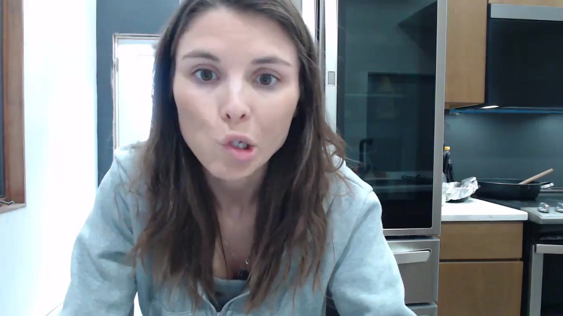 Gallery image thumbnail from le_lea's myfreecams stream on, 12/31/2024, 20:57 image 10 of 20