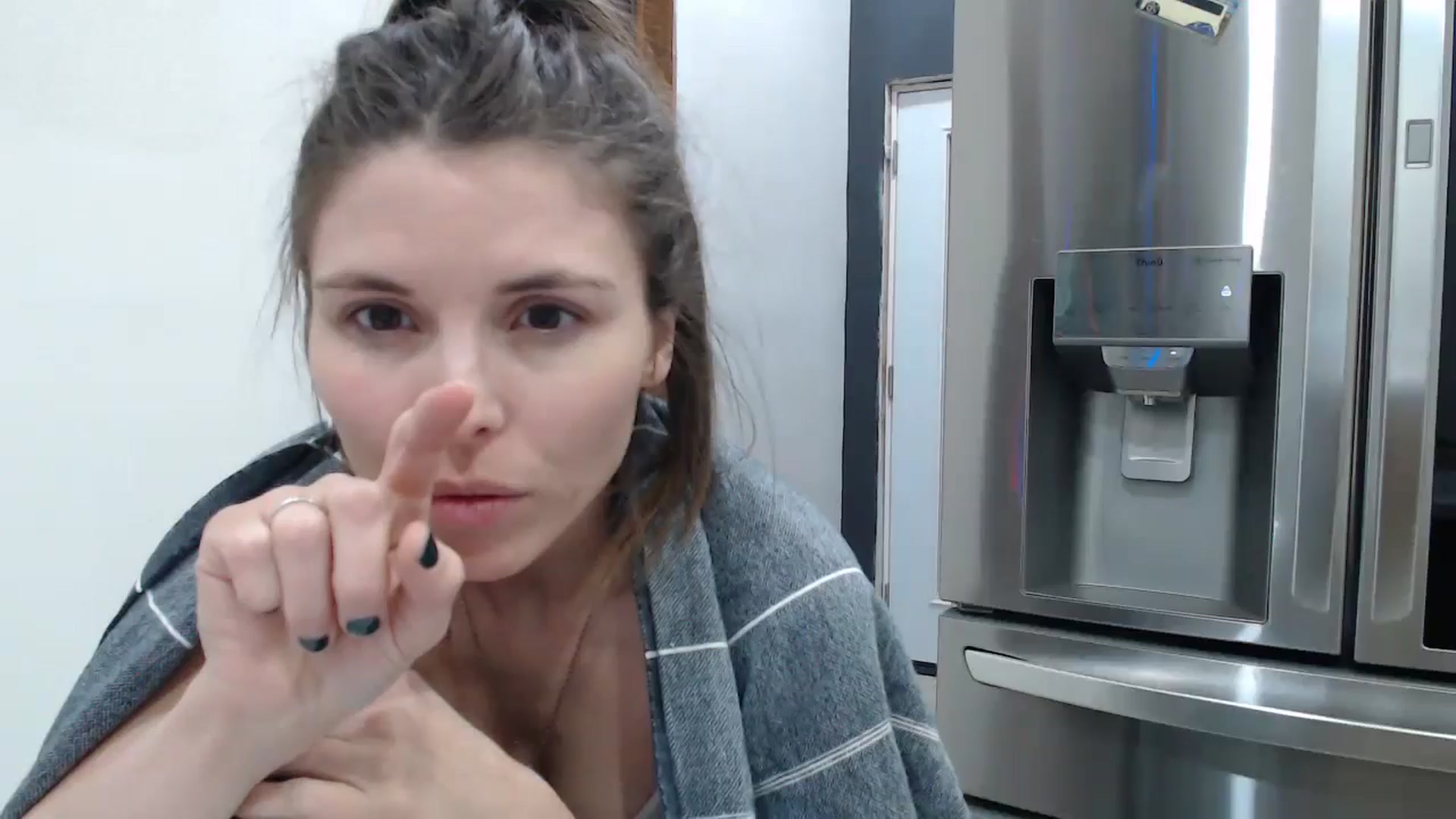 Gallery image thumbnail from le_lea's myfreecams stream on, 01/02/2025, 06:08 image 19 of 20