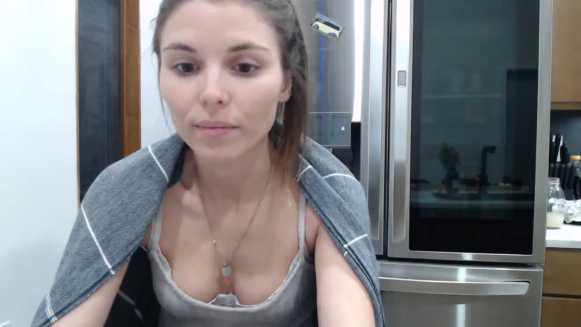 Gallery image thumbnail from le_lea's myfreecams stream on, 01/02/2025, 06:59 image 10 of 20