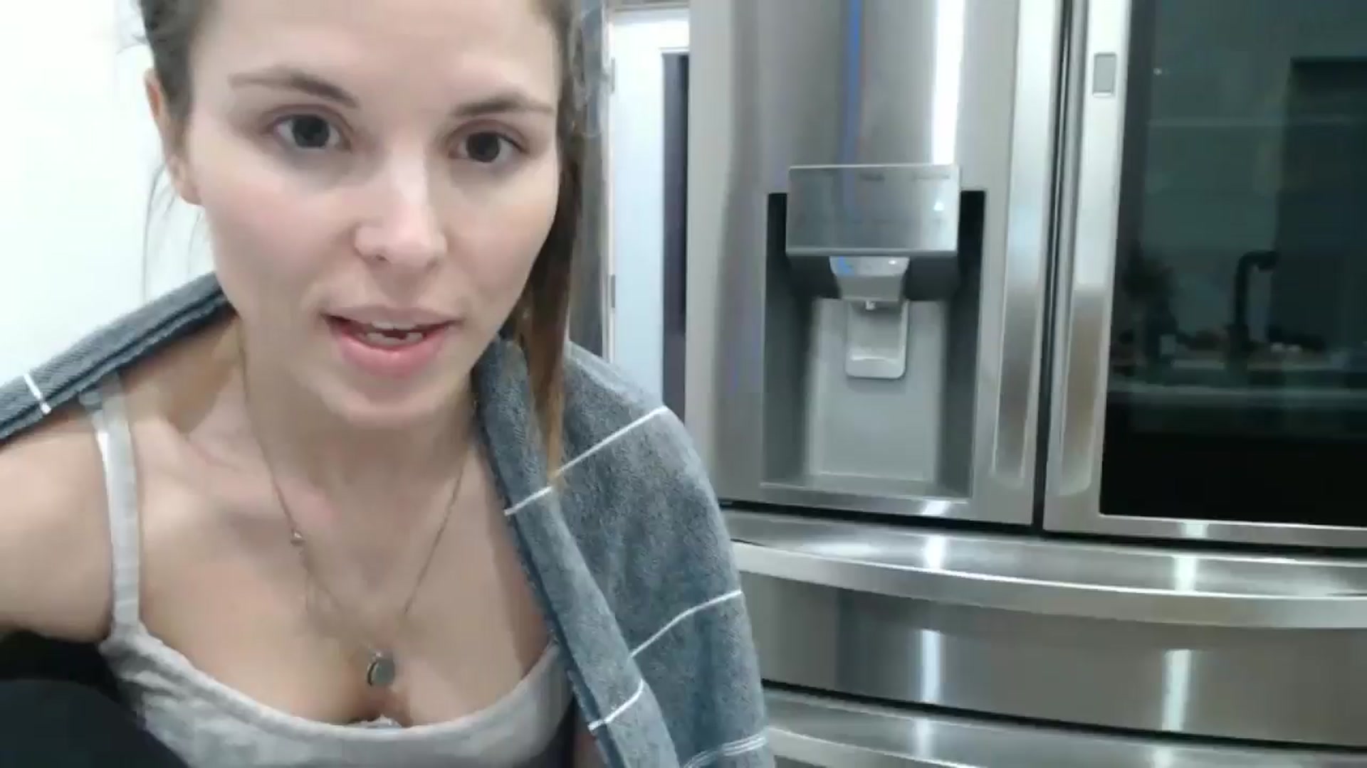 Gallery image thumbnail from le_lea's myfreecams stream on, 01/02/2025, 06:59 image 1 of 20