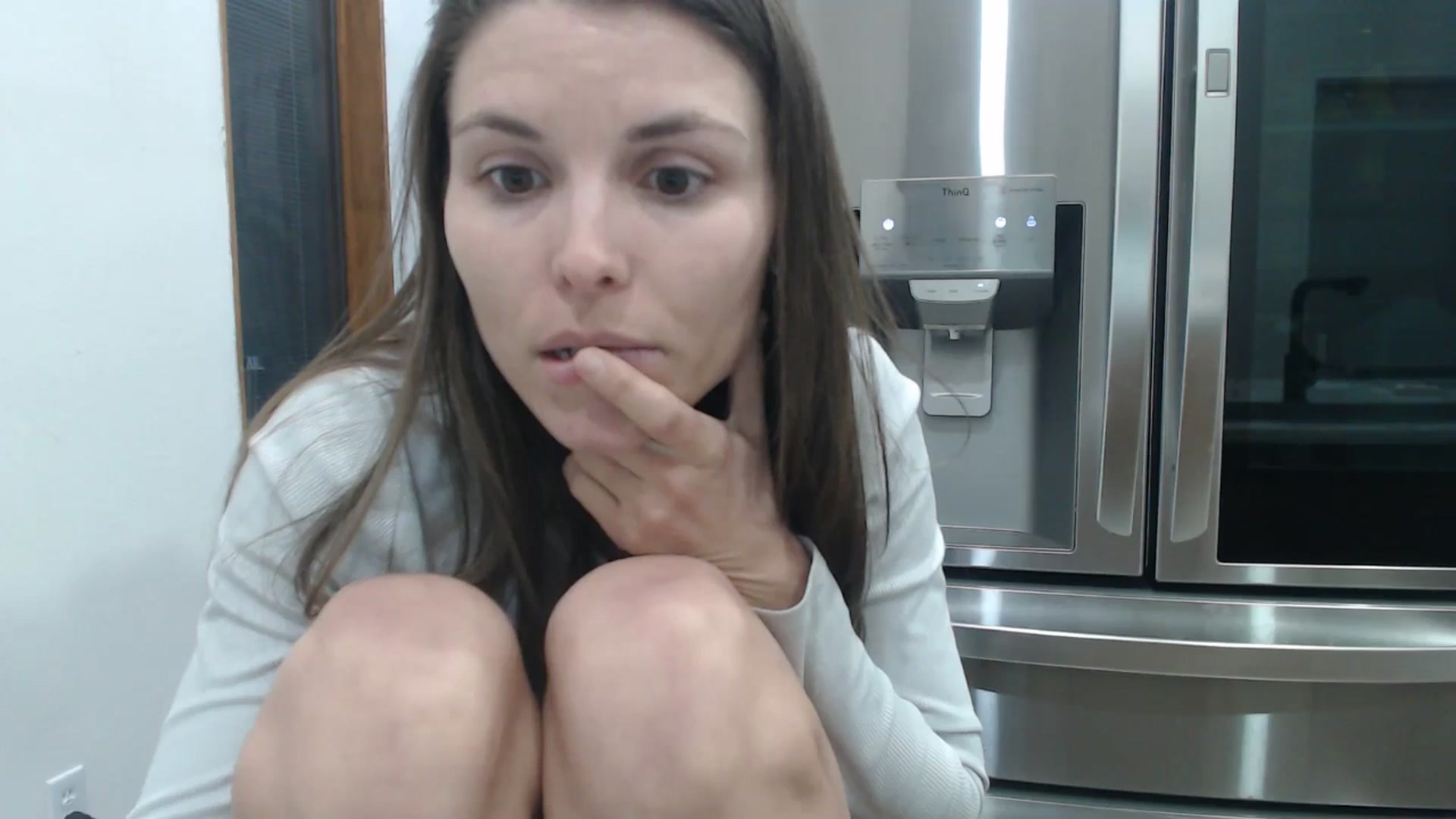 Gallery image thumbnail from le_lea's myfreecams stream on, 04/15/2025, 09:32 image 5 of 20