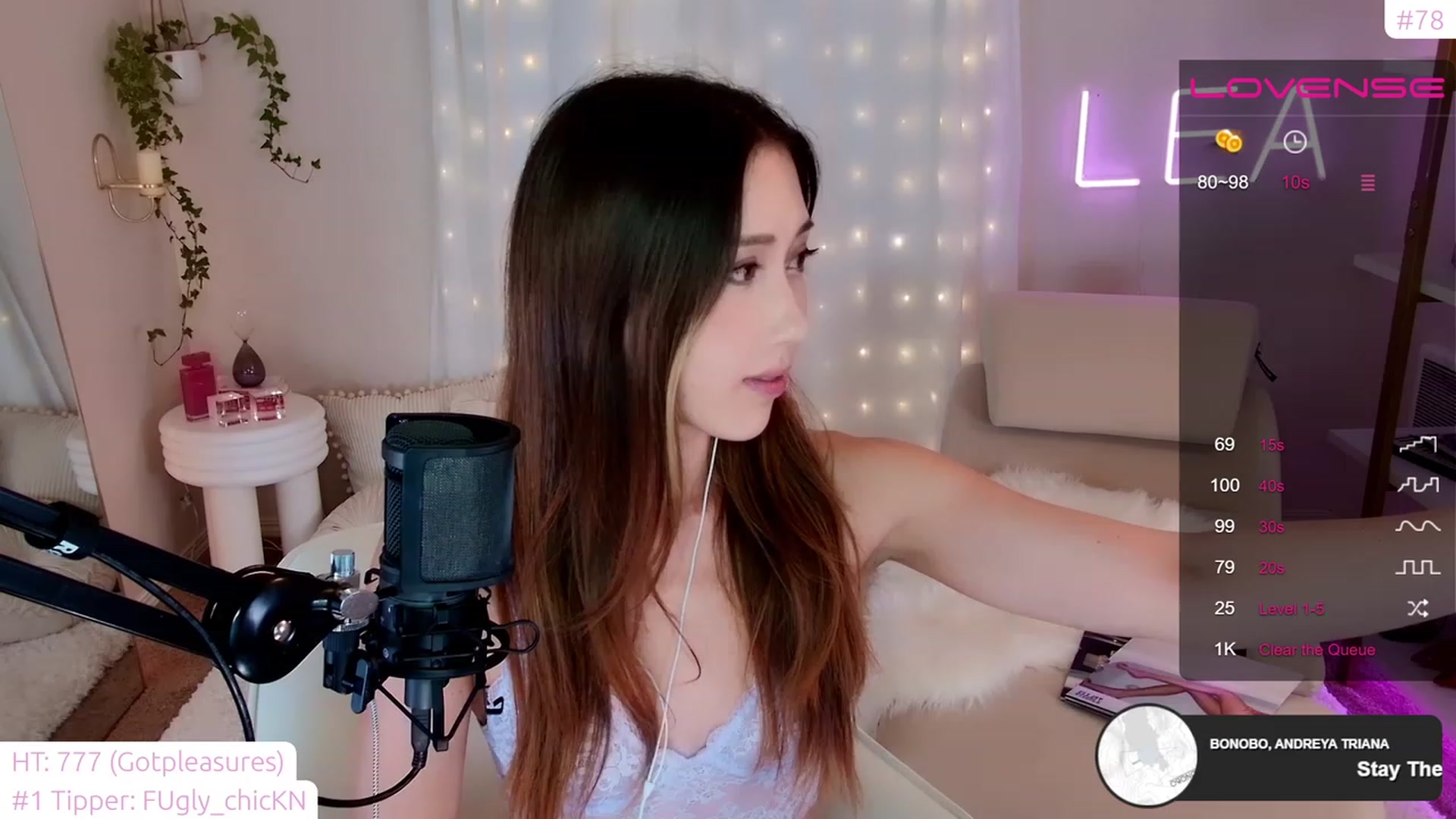 Gallery image thumbnail from lea_amano's myfreecams stream on, 11/16/2022, 08:33 image 8 of 20