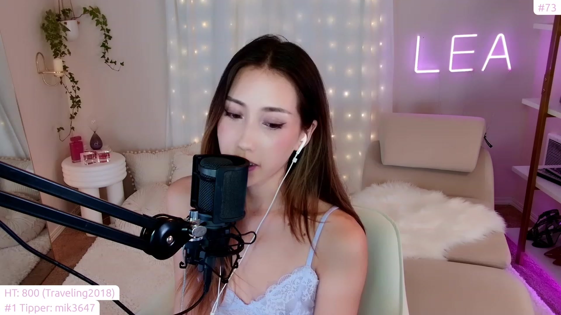 Gallery image thumbnail from lea_amano's myfreecams stream on, 11/16/2022, 08:33 image 20 of 20