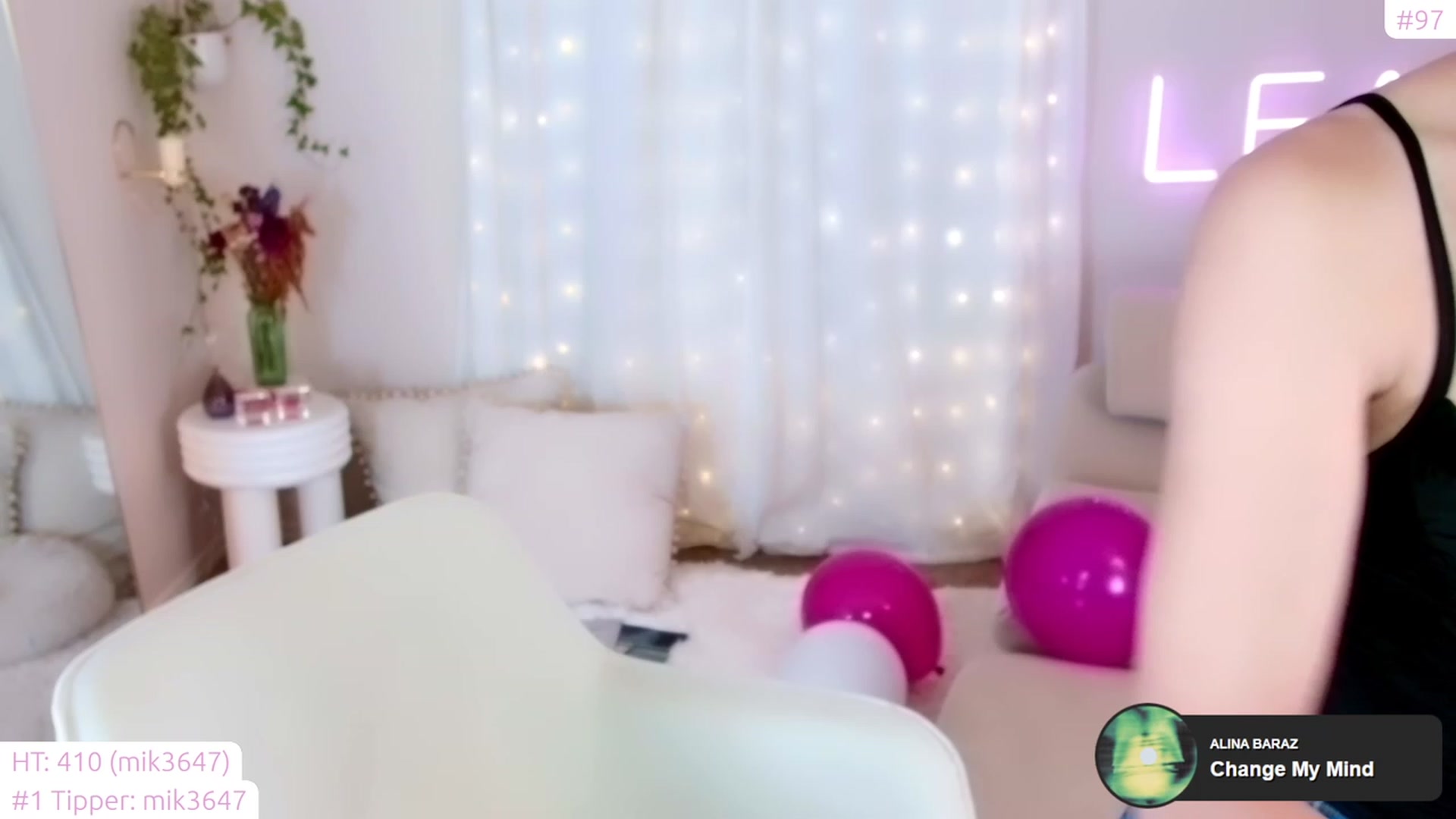 Gallery image thumbnail from lea_amano's myfreecams stream on, 11/22/2022, 05:01 image 1 of 20