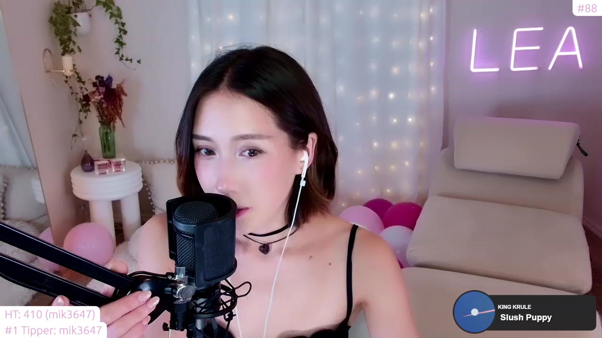 Gallery image thumbnail from lea_amano's myfreecams stream on, 11/22/2022, 05:42 image 1 of 20