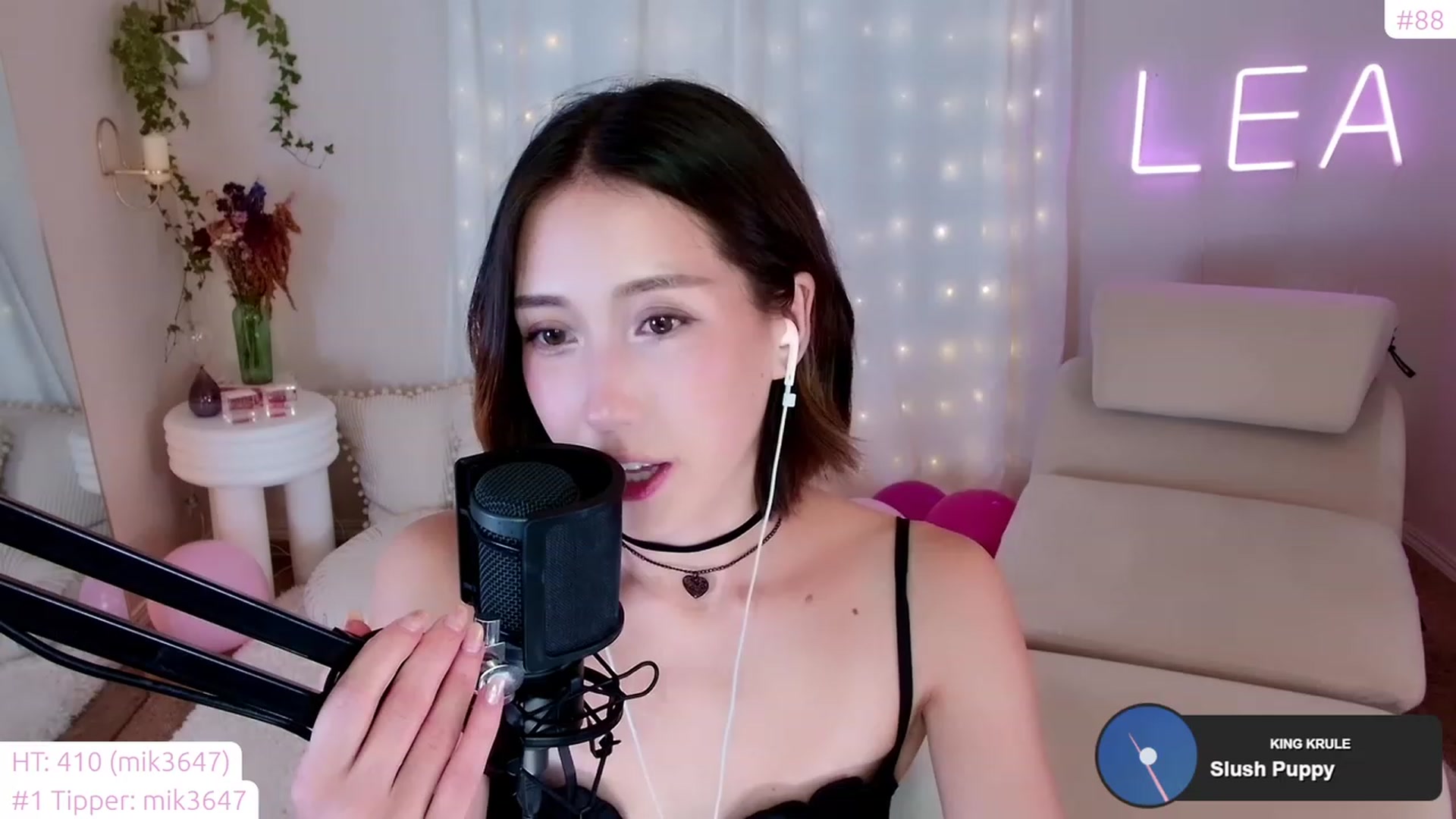 Gallery image thumbnail from lea_amano's myfreecams stream on, 11/22/2022, 05:42 image 2 of 20