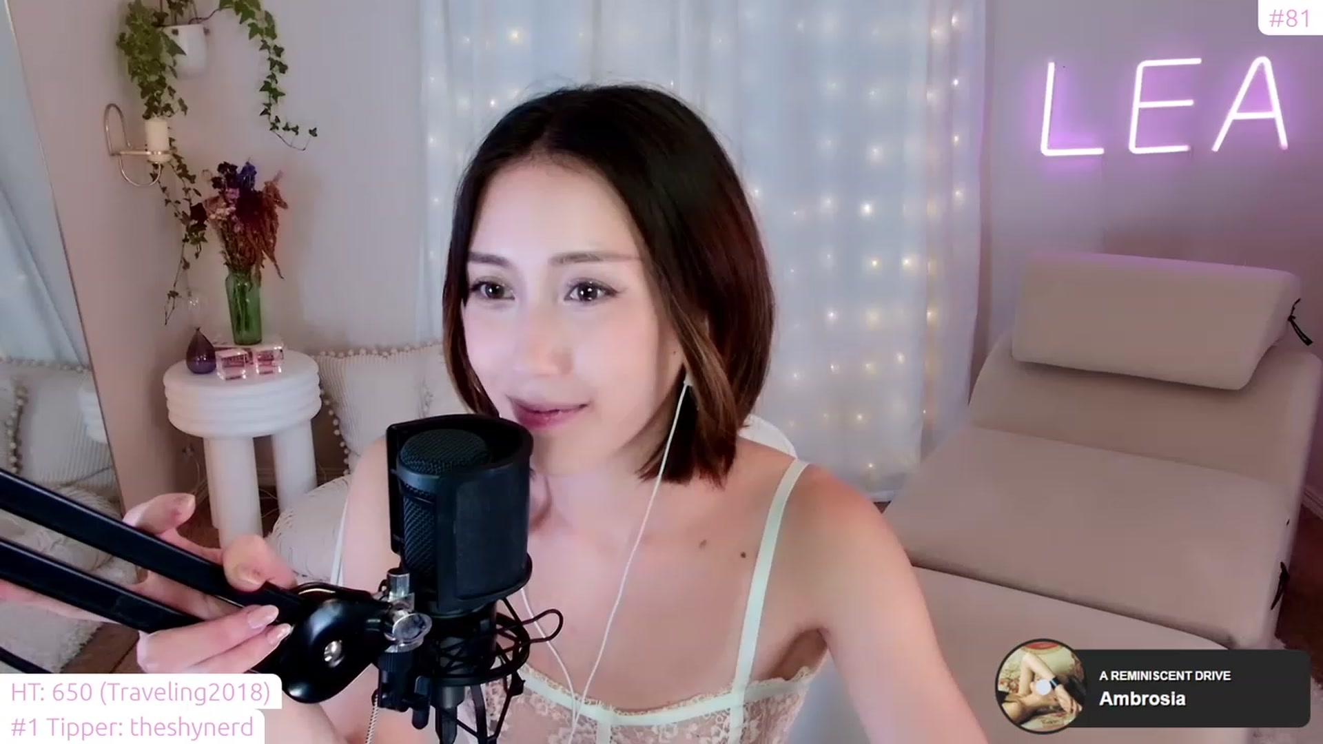 Gallery image thumbnail from lea_amano's myfreecams stream on, 11/23/2022, 07:27 image 7 of 20