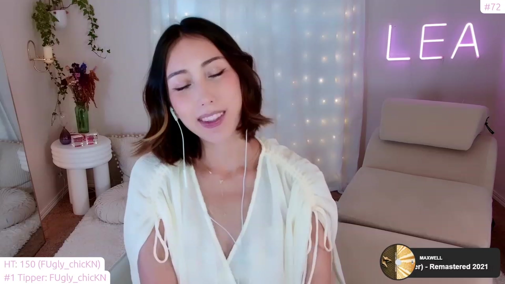 Gallery image thumbnail from lea_amano's myfreecams stream on, 11/25/2022, 01:59 image 2 of 20