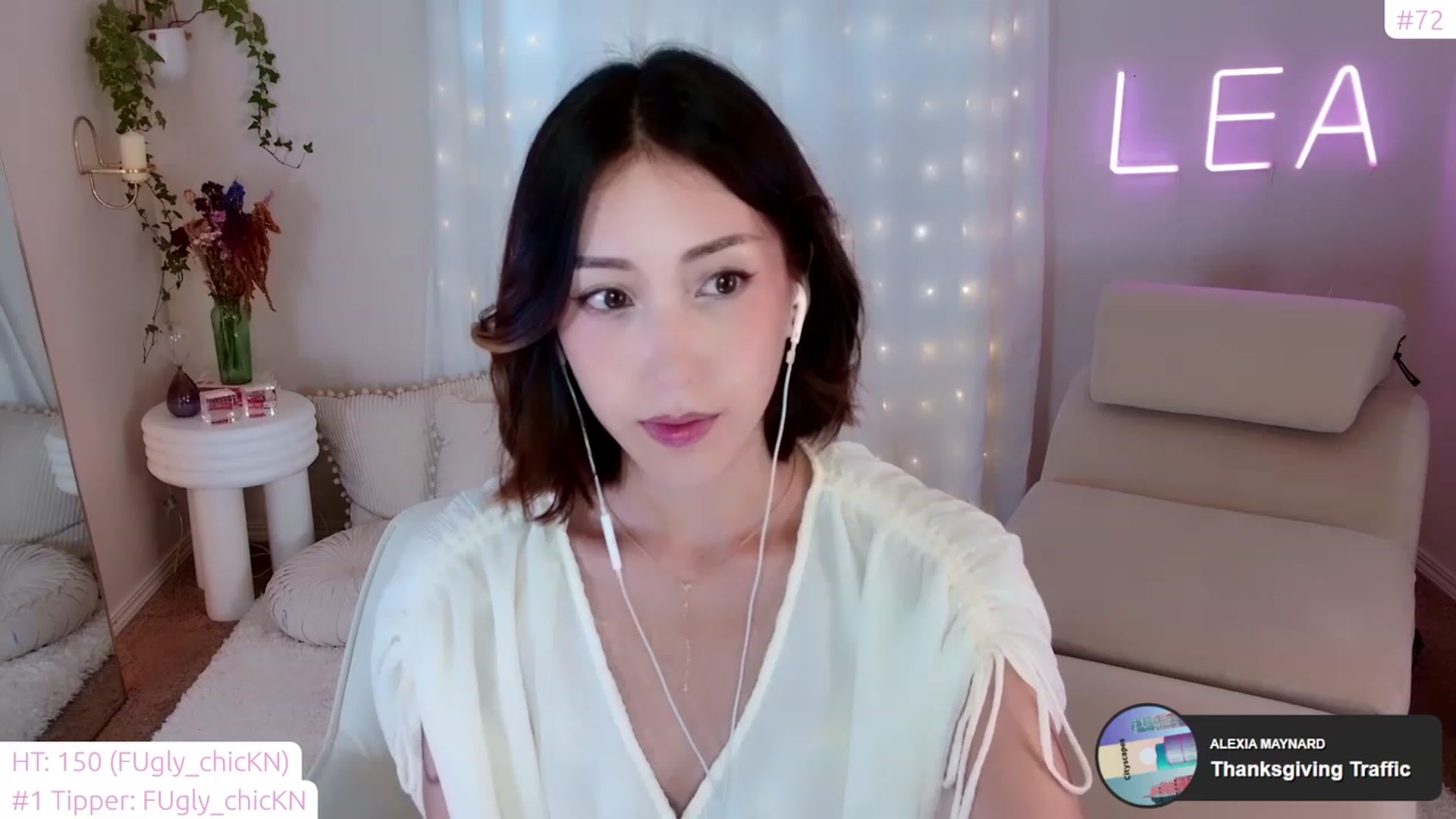 Gallery image thumbnail from lea_amano's myfreecams stream on, 11/25/2022, 01:59 image 1 of 20