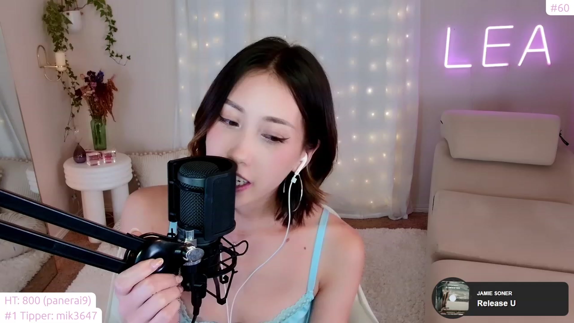Gallery image thumbnail from lea_amano's myfreecams stream on, 11/26/2022, 10:00 image 19 of 20