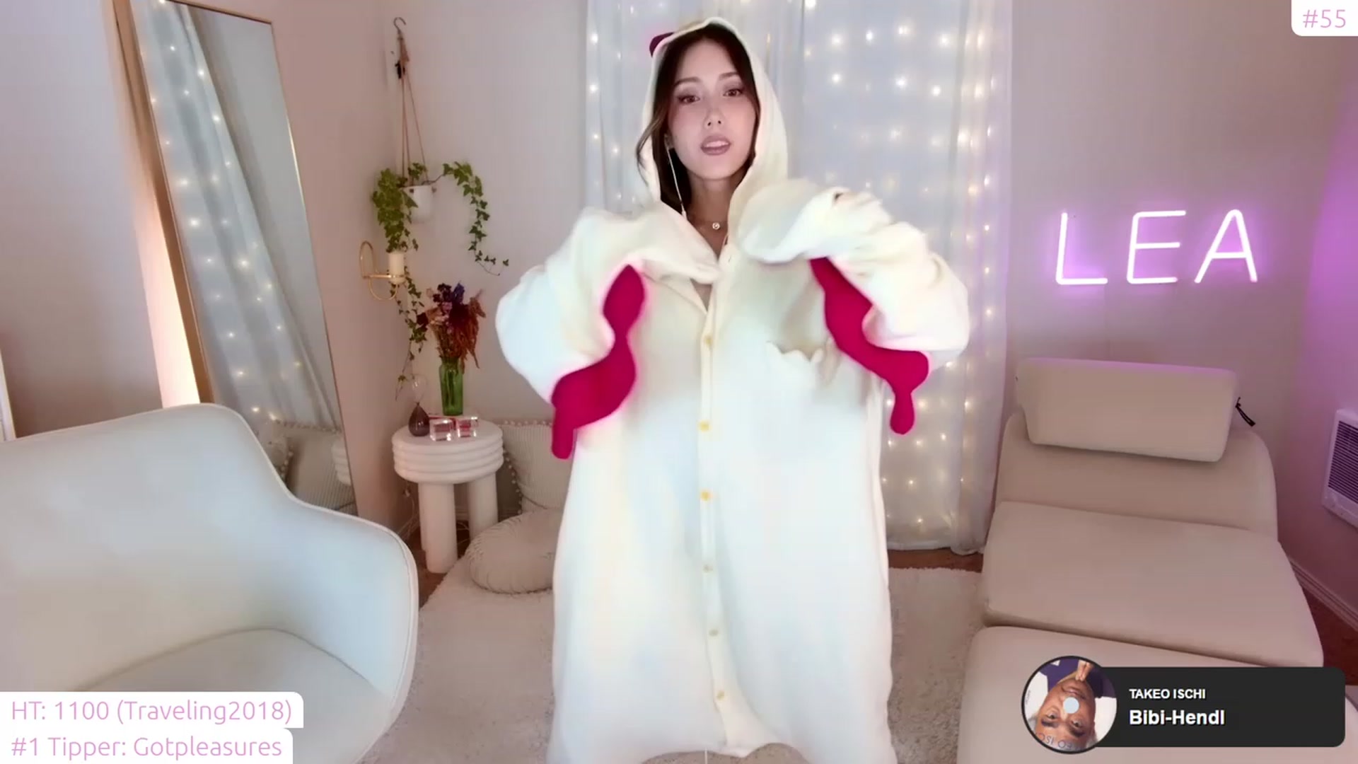 Gallery image thumbnail from lea_amano's myfreecams stream on, 11/27/2022, 04:41 image 12 of 20