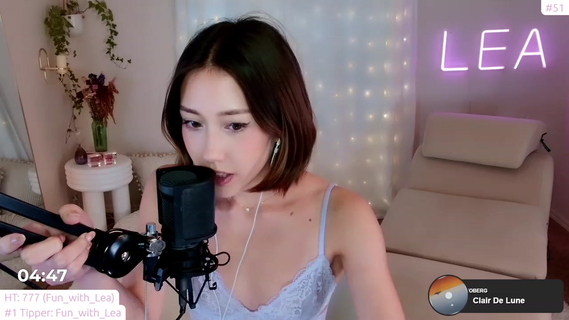 Gallery image thumbnail from lea_amano's myfreecams stream on, 11/30/2022, 22:47 image 2 of 20