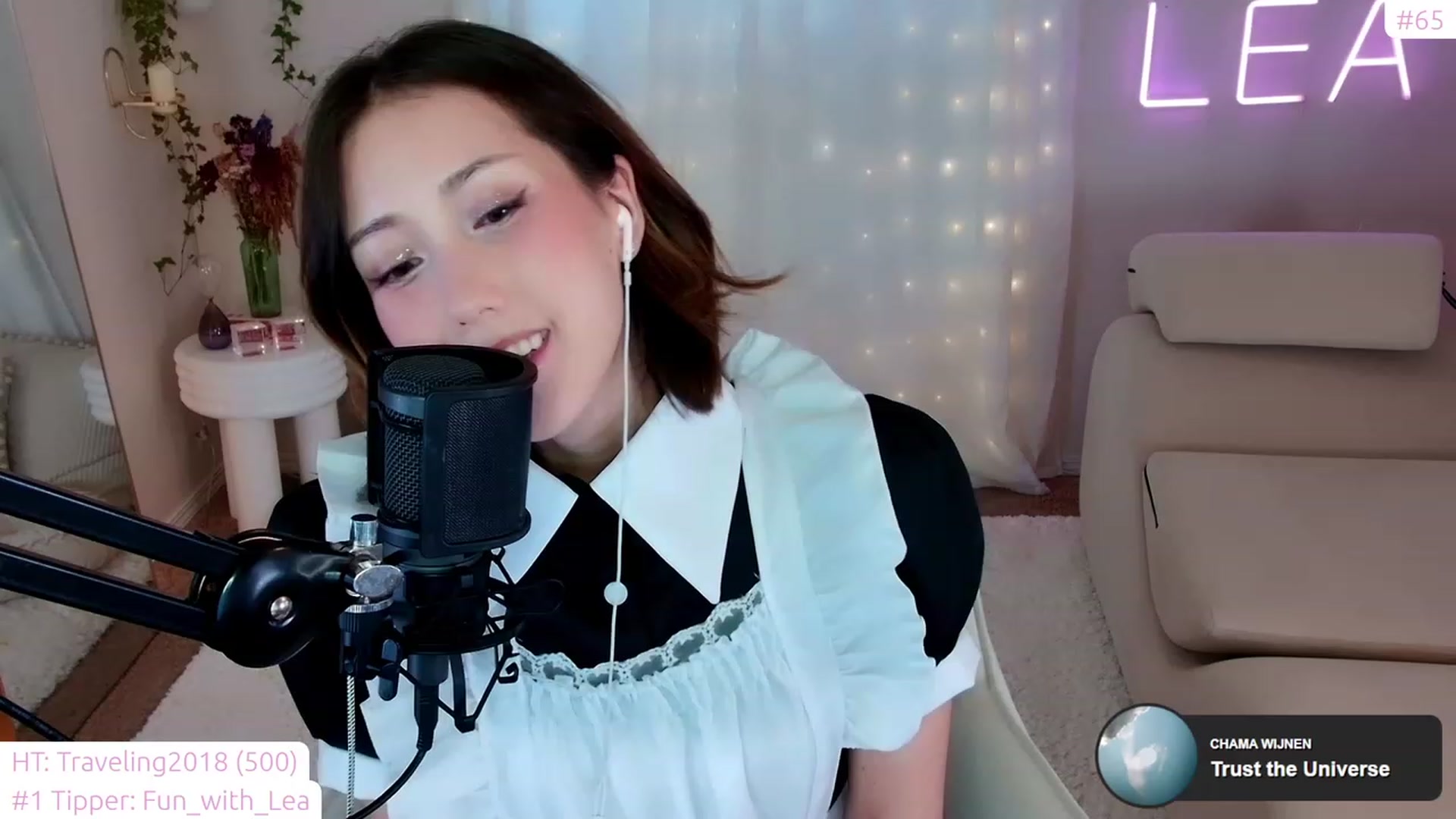 Gallery image thumbnail from lea_amano's myfreecams stream on, 12/15/2022, 21:32 image 20 of 20