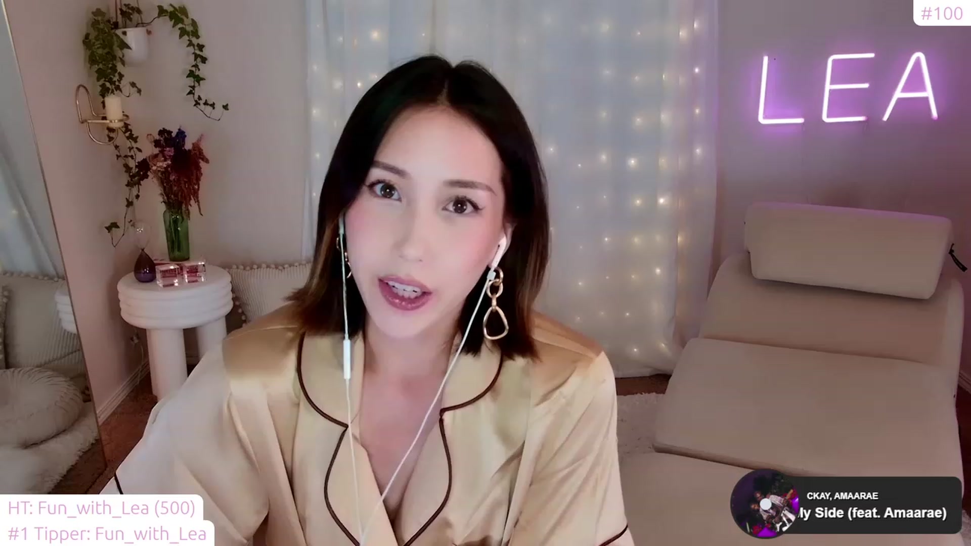 Gallery image thumbnail from lea_amano's myfreecams stream on, 12/21/2022, 07:55 image 2 of 20