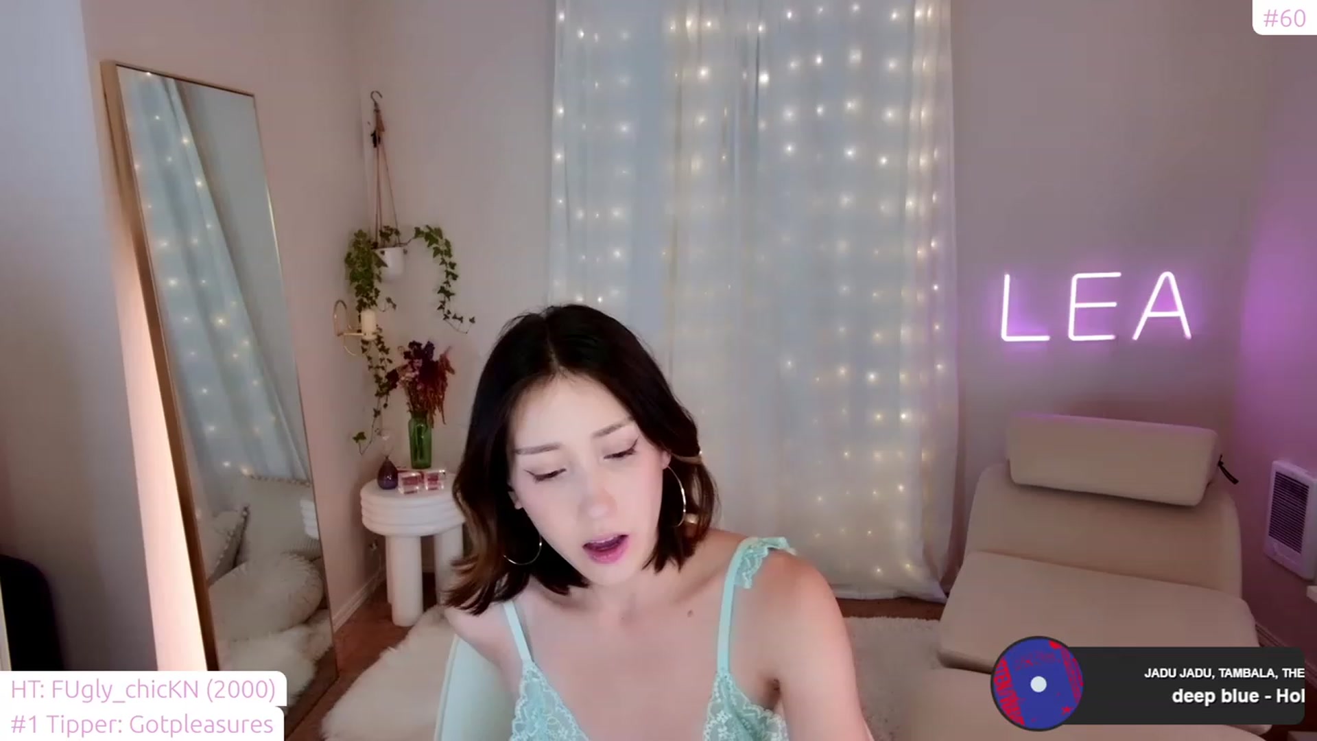 Gallery image thumbnail from lea_amano's myfreecams stream on, 12/27/2022, 03:16 image 5 of 20