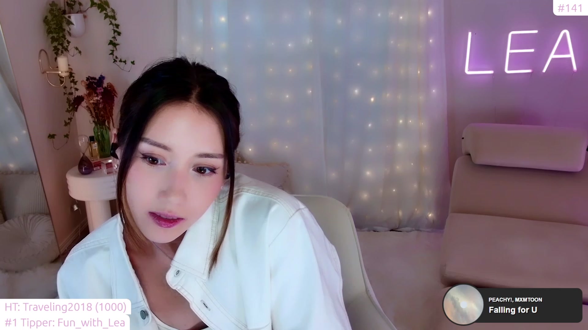 Gallery image thumbnail from lea_amano's myfreecams stream on, 01/15/2023, 22:44 image 12 of 20