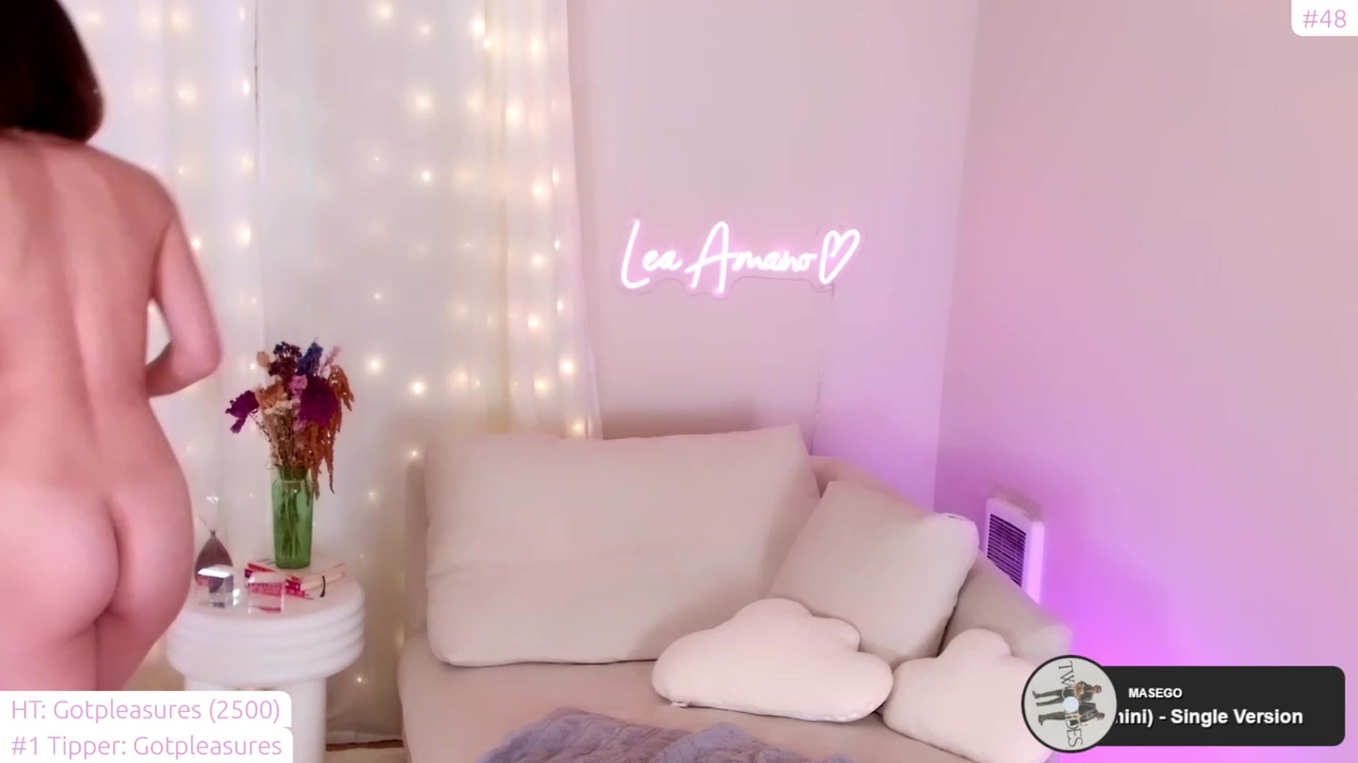 Gallery image thumbnail from lea_amano's myfreecams stream on, 05/06/2023, 04:41 image 16 of 20