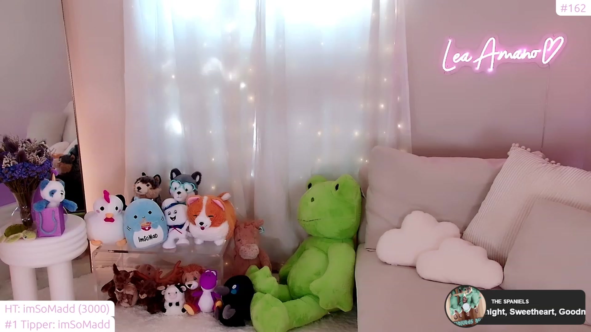 Gallery image thumbnail from lea_amano's myfreecams stream on, 08/26/2023, 01:43 image 6 of 20
