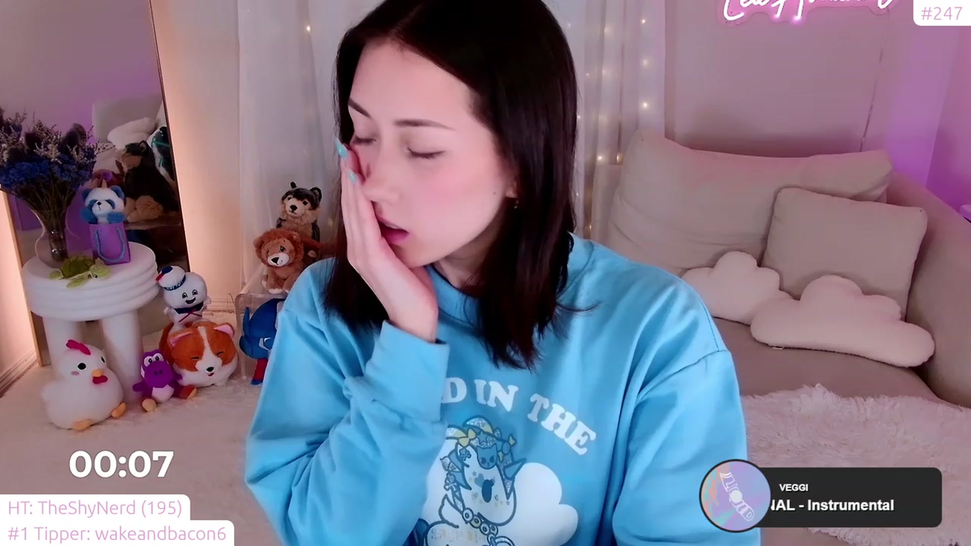 Gallery image thumbnail from lea_amano's myfreecams stream on, 11/08/2023, 06:35 image 6 of 20
