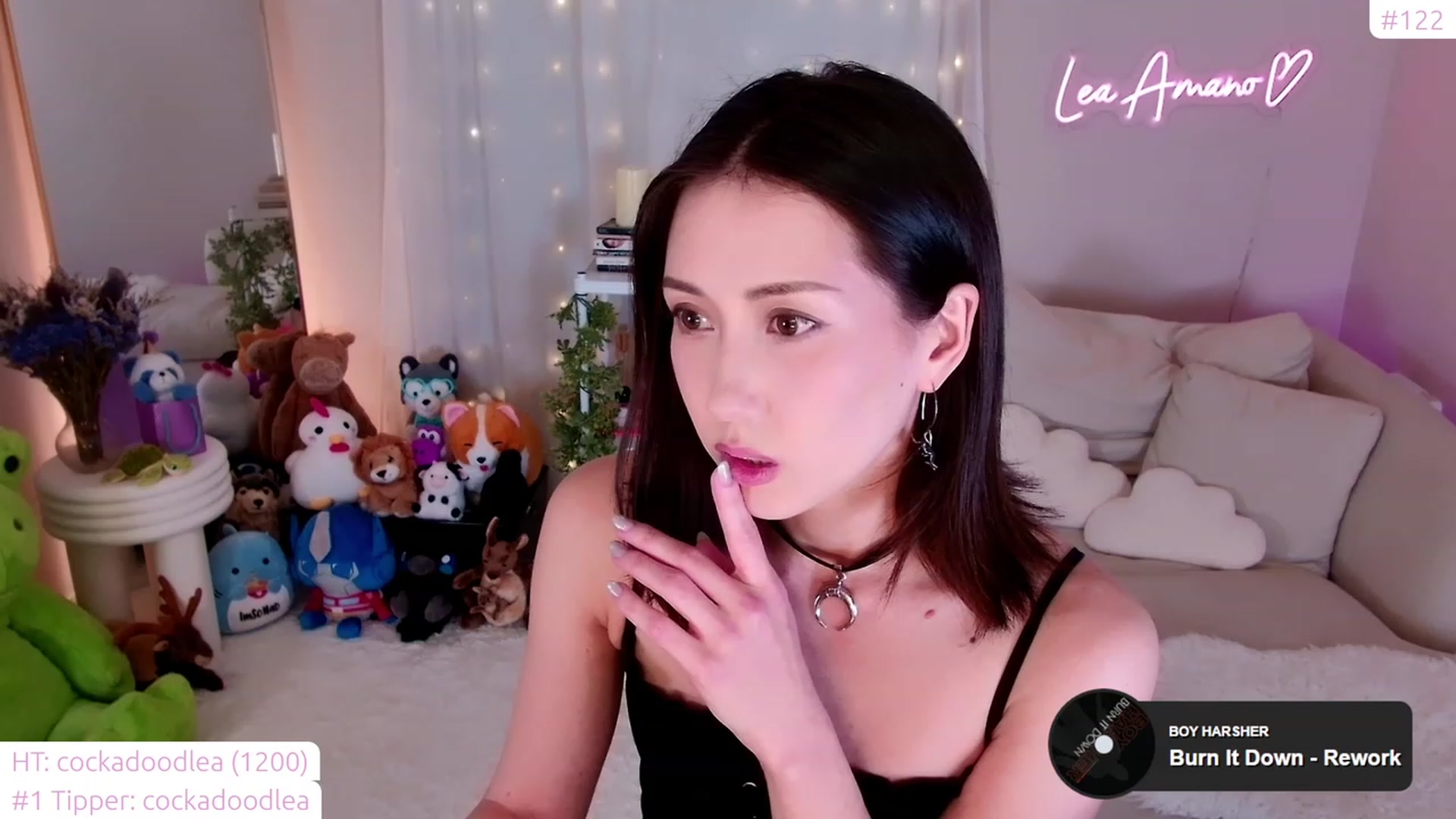 Gallery image thumbnail from lea_amano's myfreecams stream on, 11/15/2023, 04:41 image 6 of 20