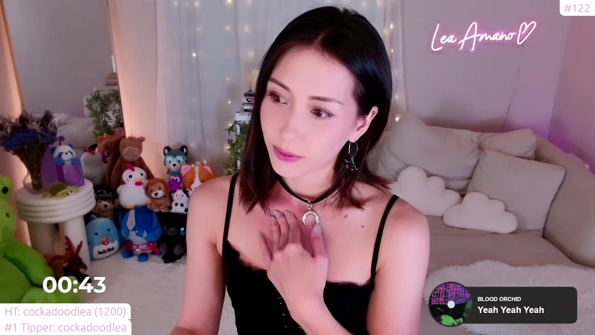 Gallery image thumbnail from lea_amano's myfreecams stream on, 11/15/2023, 04:41 image 3 of 20