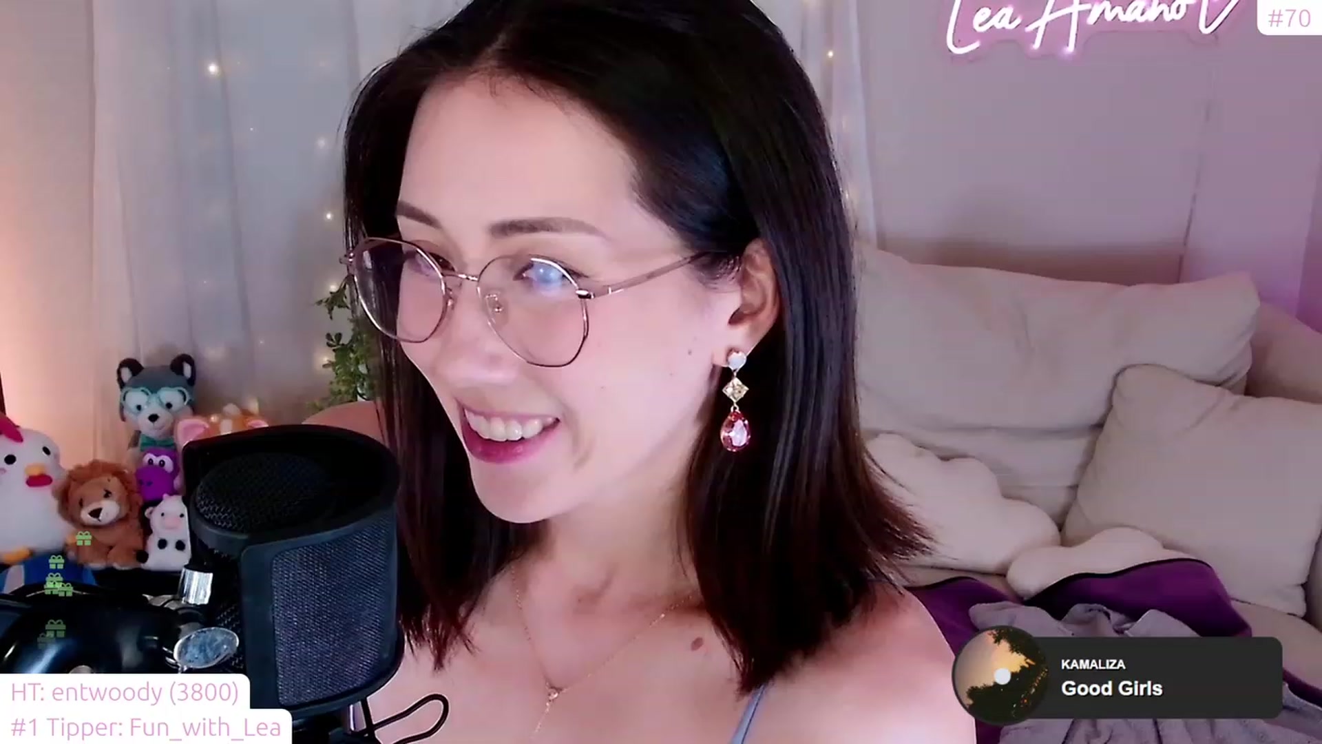 Gallery image thumbnail from lea_amano's myfreecams stream on, 11/17/2023, 06:22 image 20 of 20