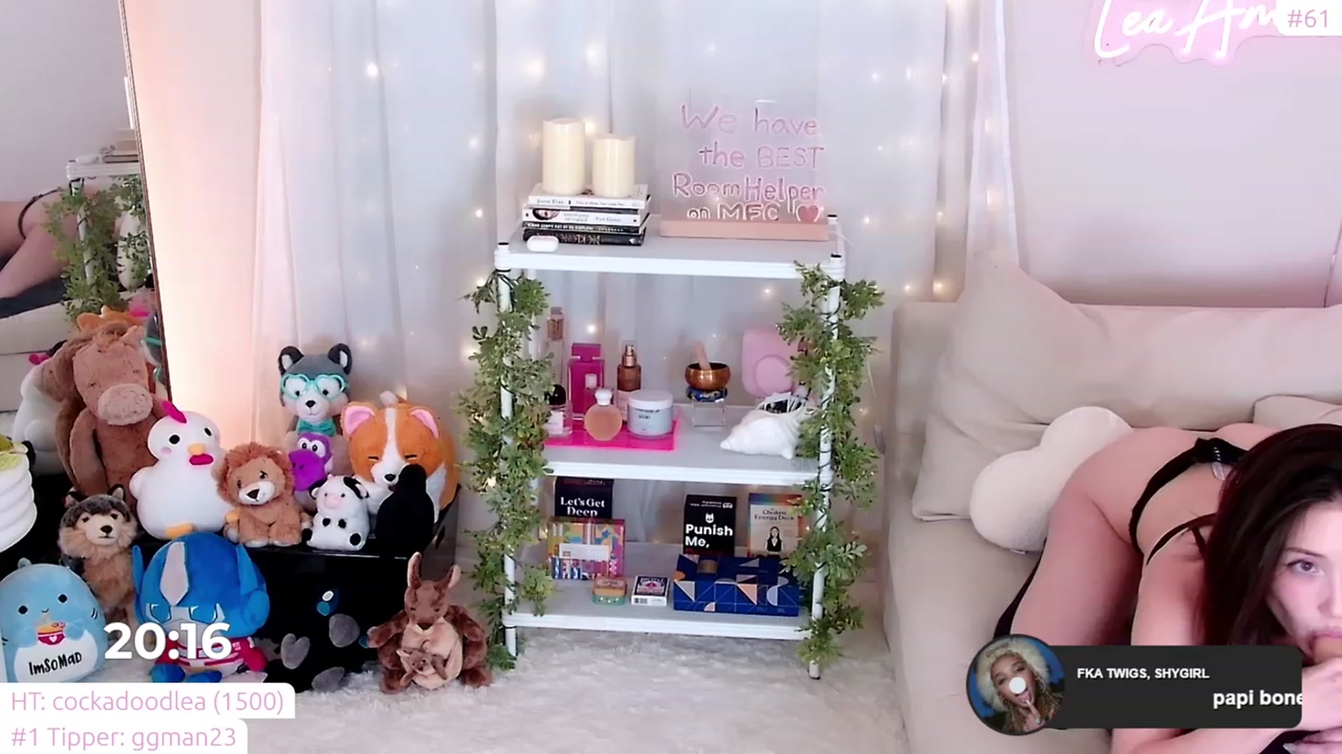 Gallery image thumbnail from lea_amano's myfreecams stream on, 11/19/2023, 06:36 image 6 of 20