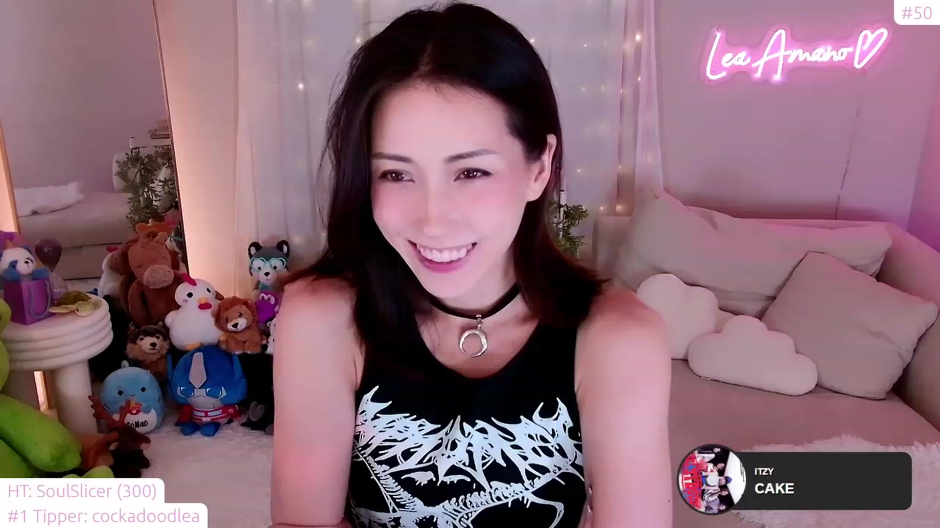 Gallery image thumbnail from lea_amano's myfreecams stream on, 11/22/2023, 06:14 image 19 of 20